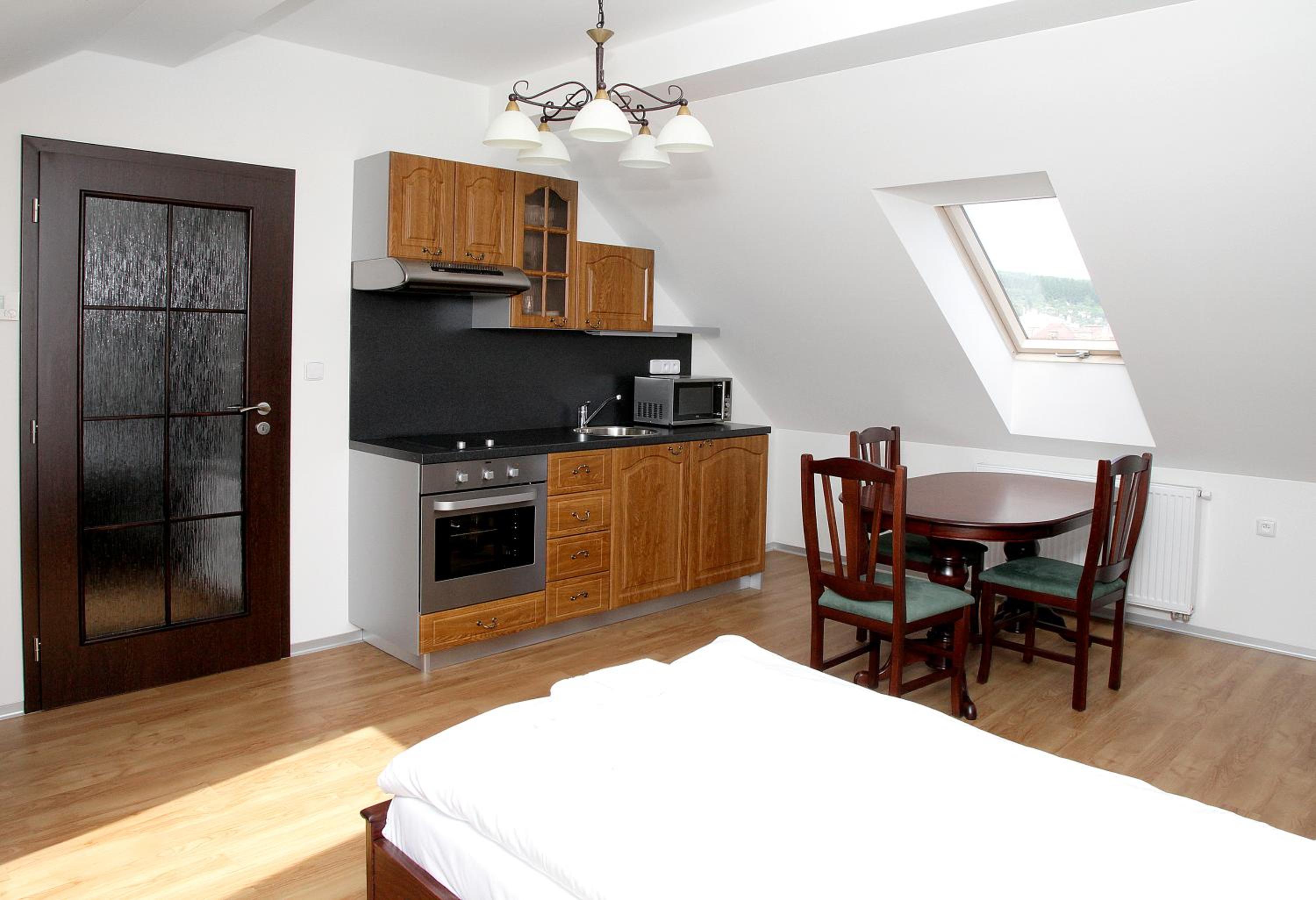 Single Room with Private Bathroom photo 2