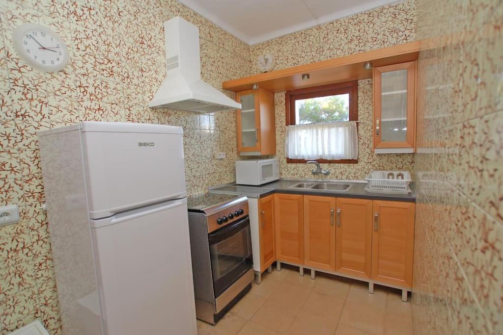 Three-Bedroom Apartment photo 2