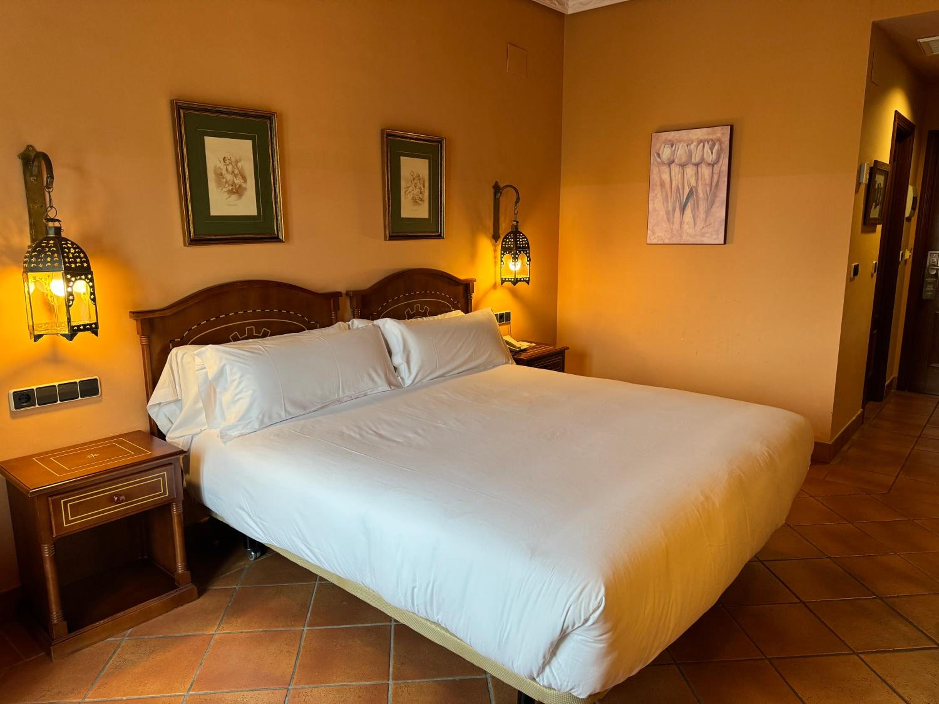 Double Room - Photo 5