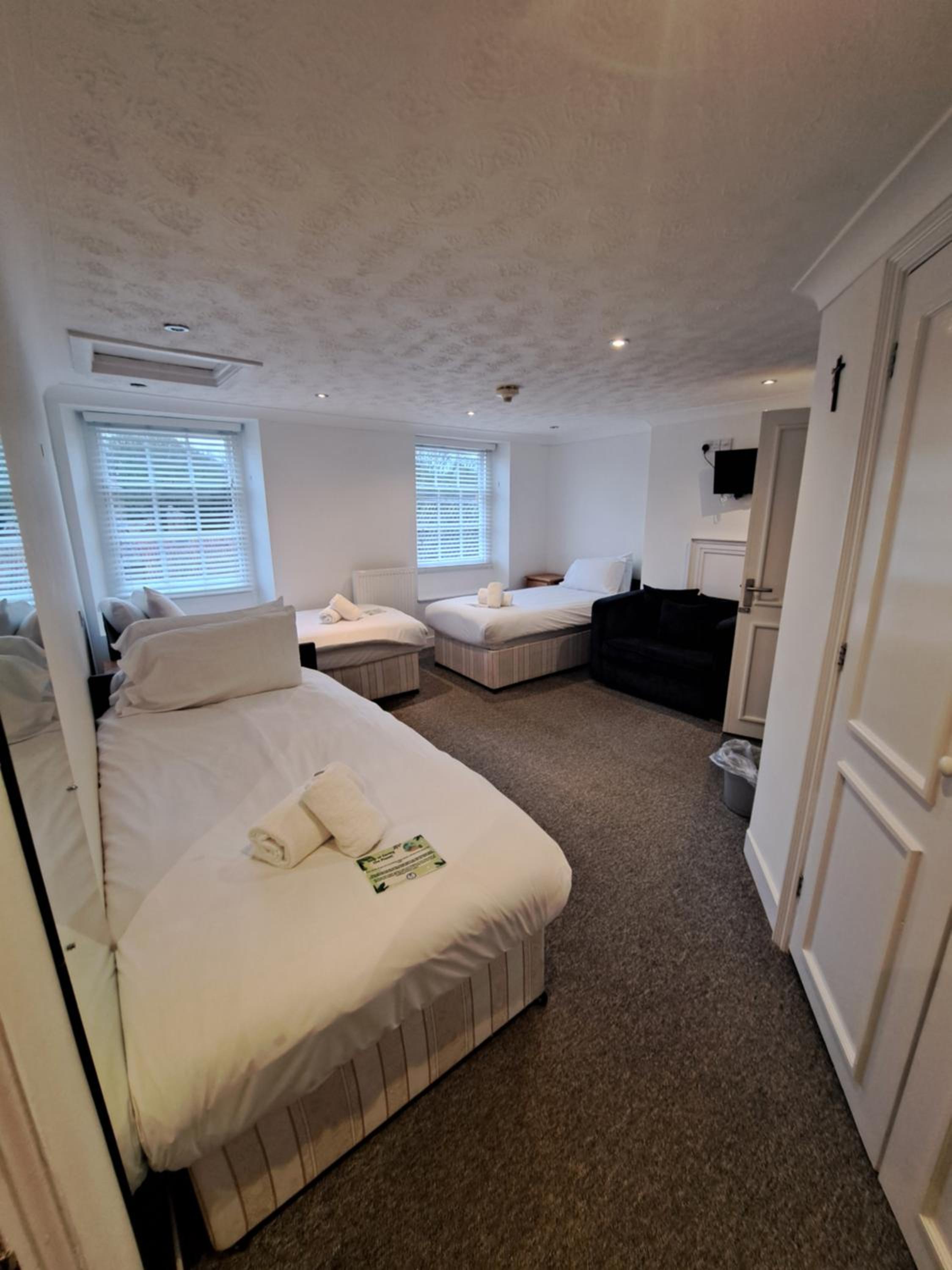 Triple Room with Private Bathroom