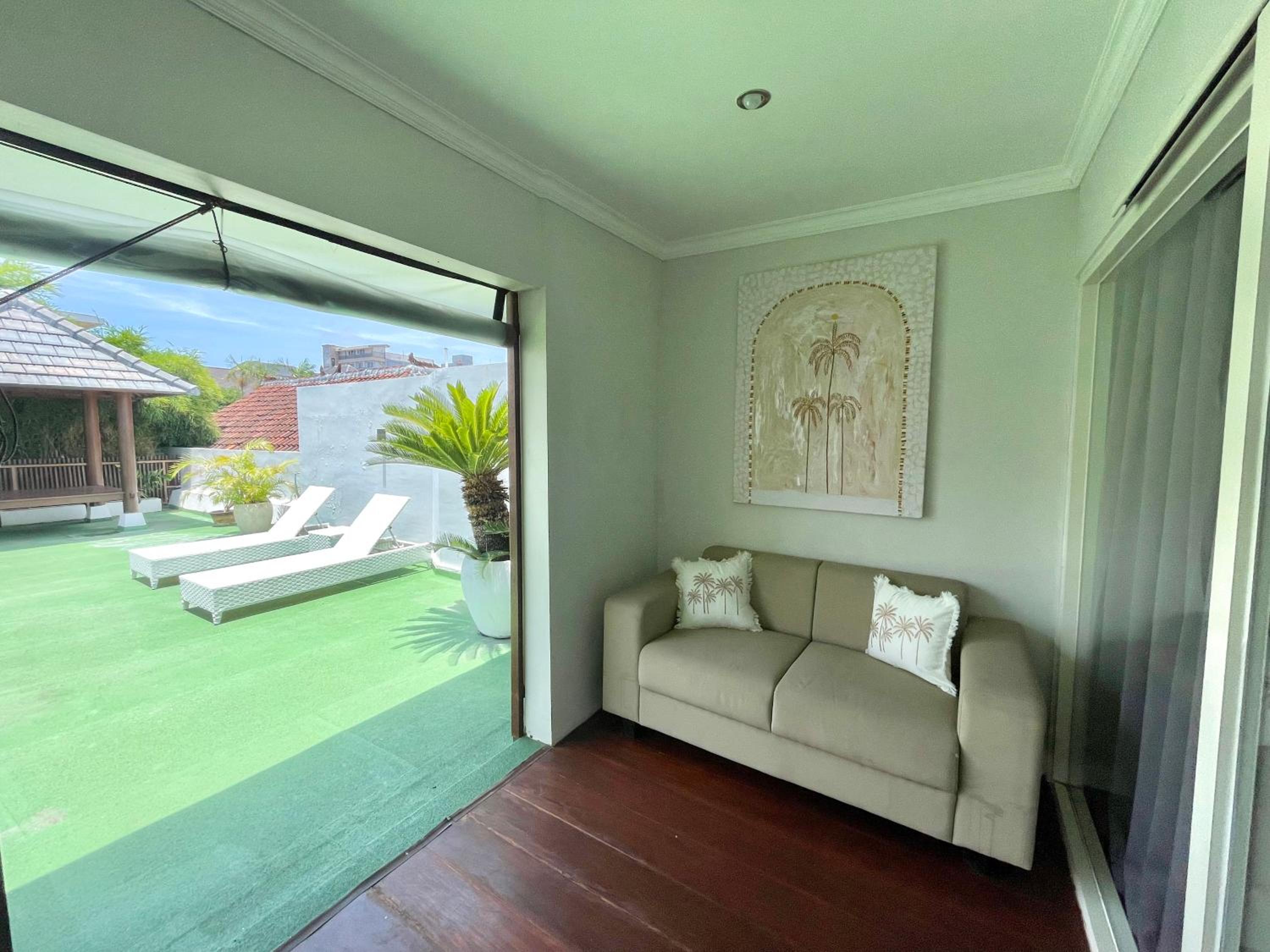 Villa with Private Pool photo 3
