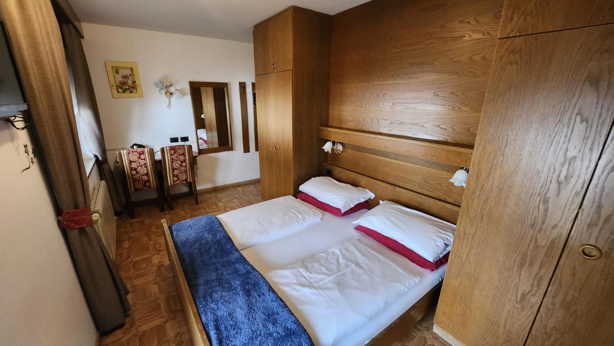 Double Room - Photo 2