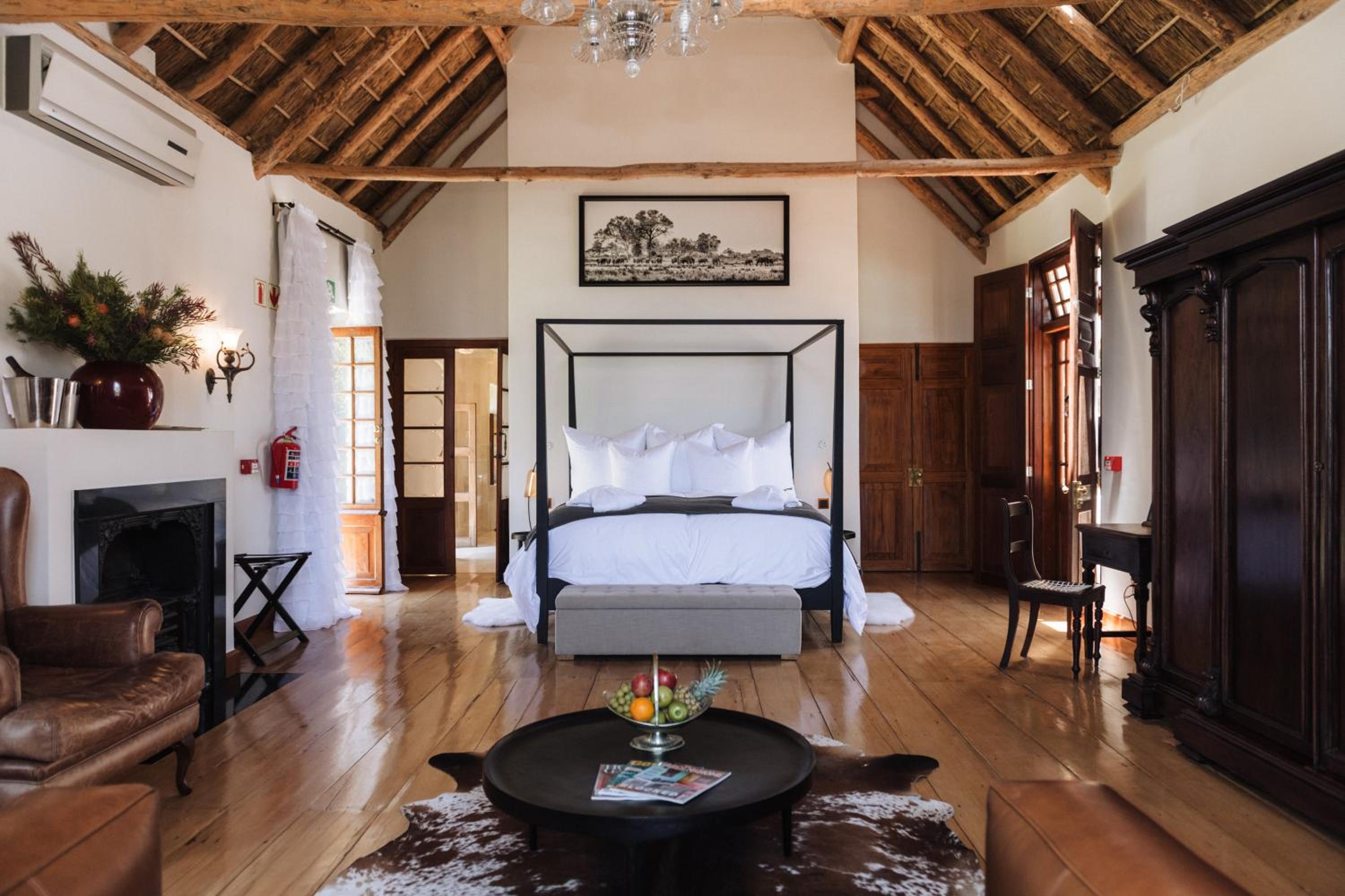 Deluxe King Suite