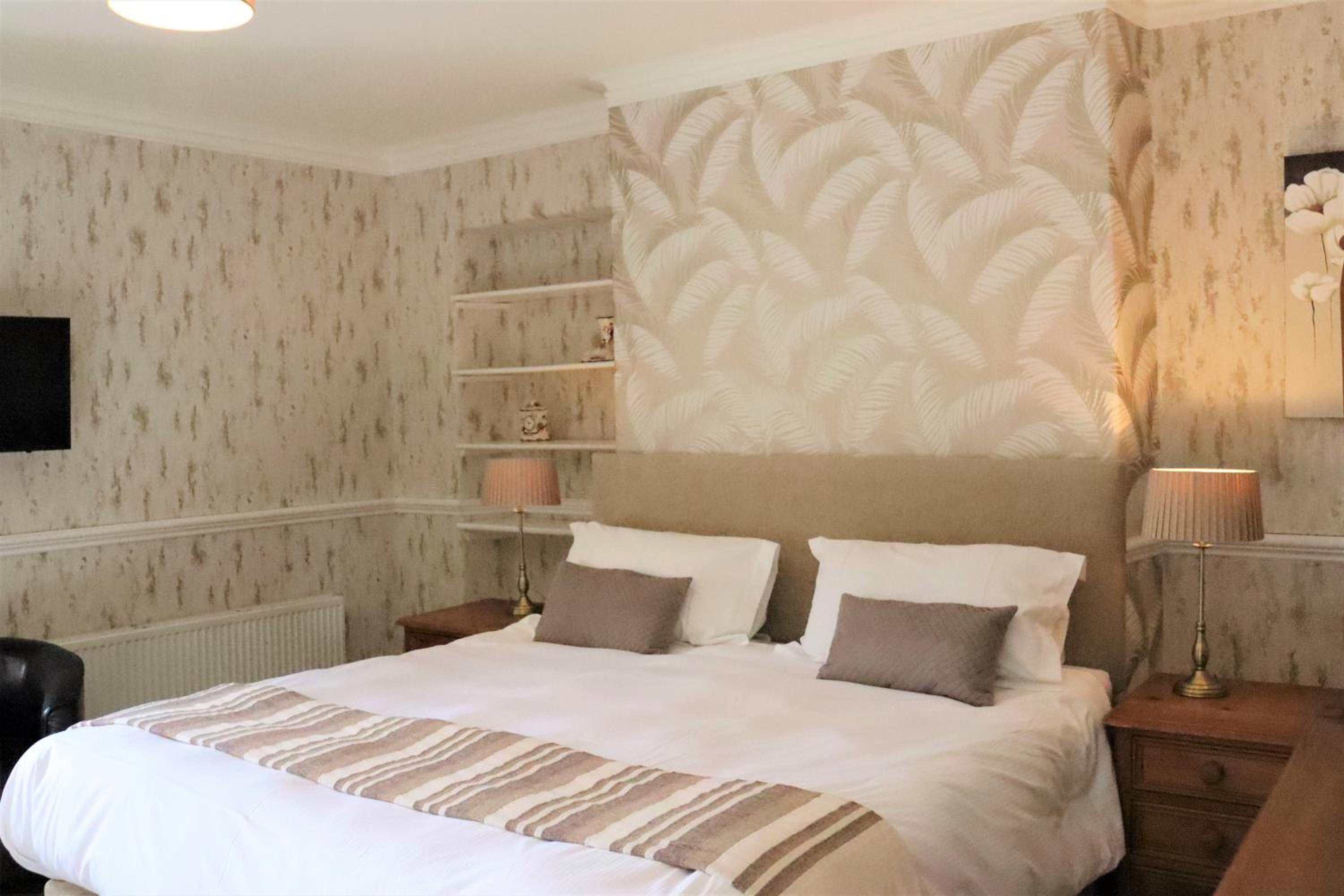 Double Room with Garden View - Photo 2