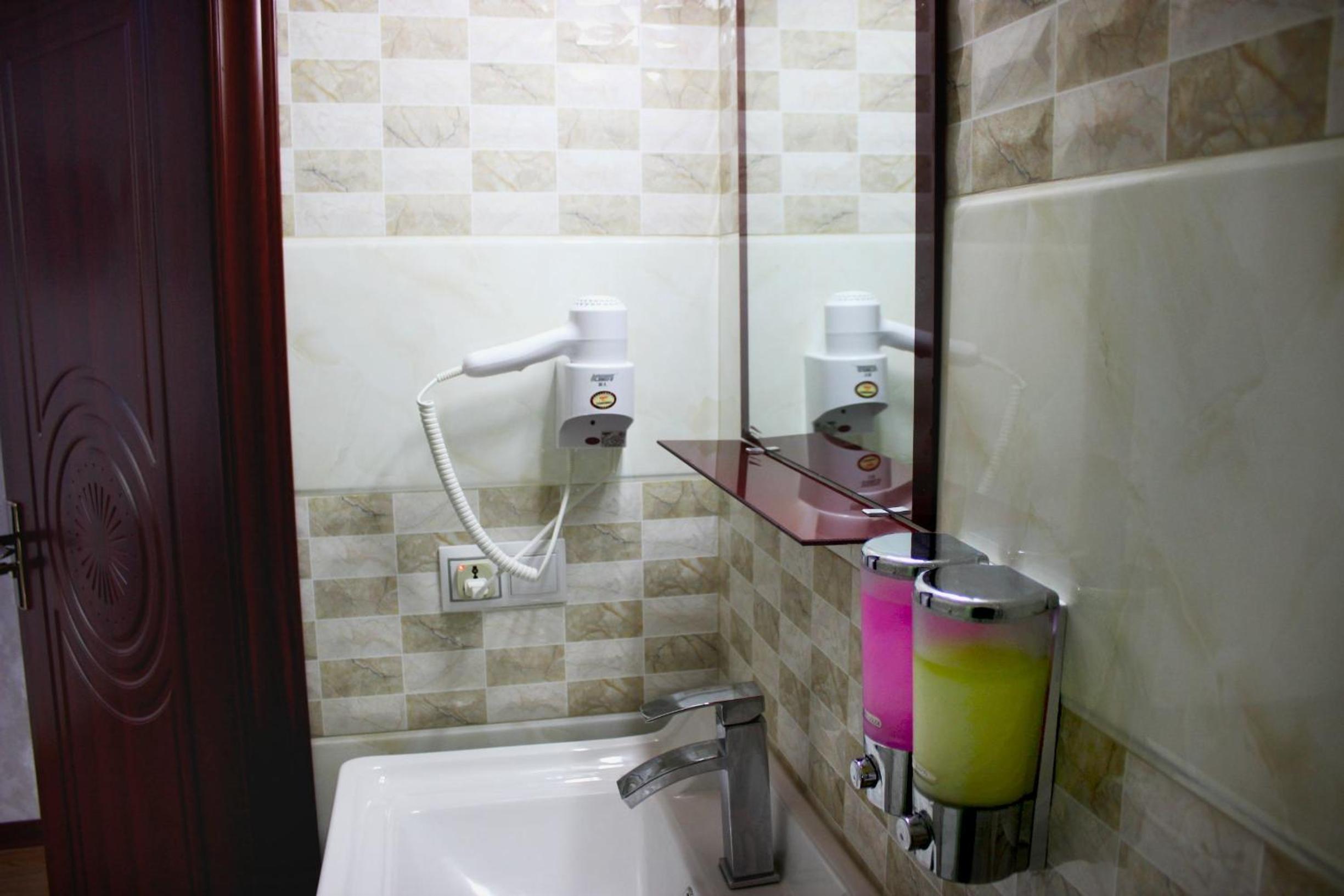 Superior Double or Twin Room - Photo 11