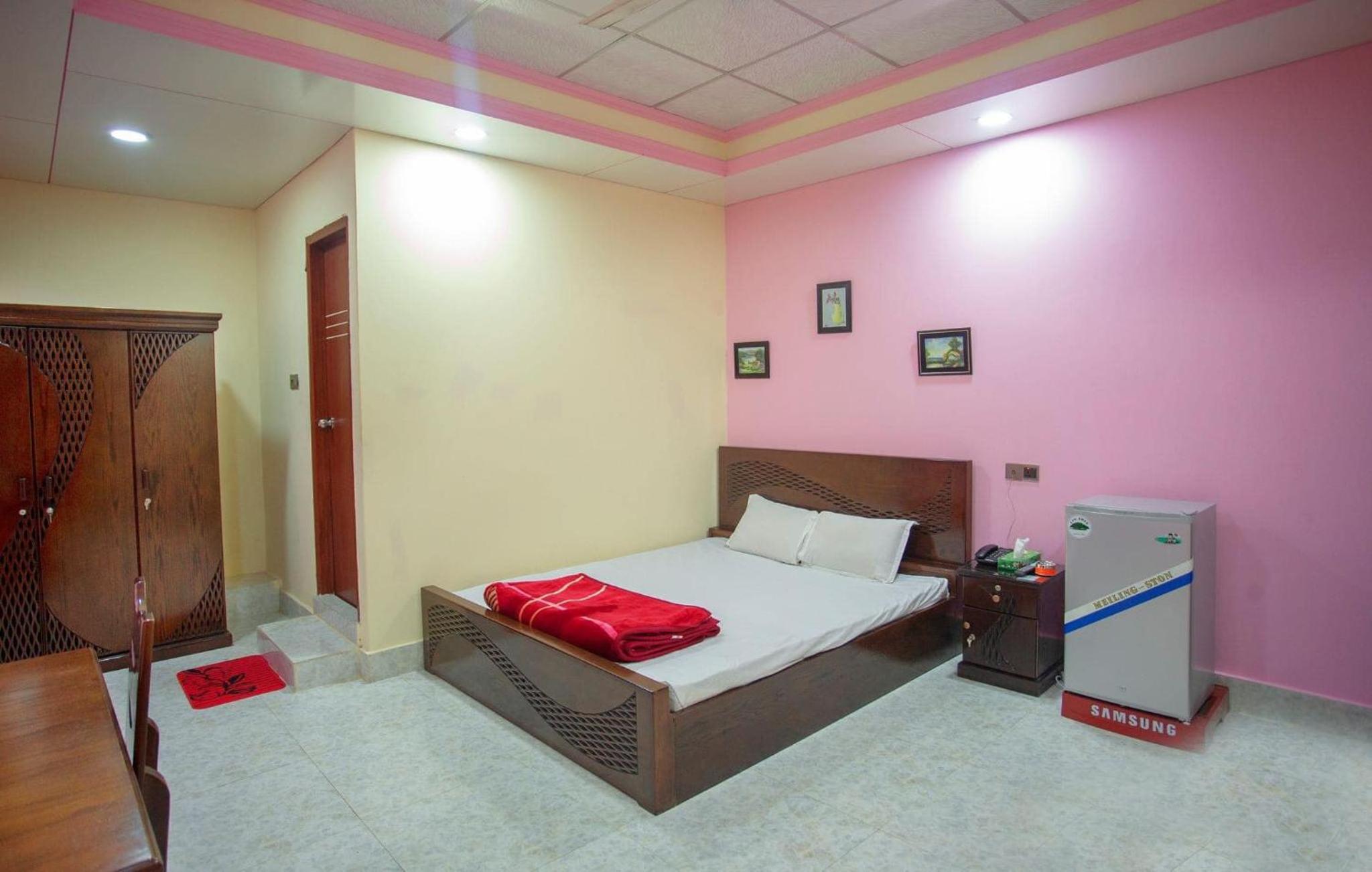 Deluxe King Room photo 1