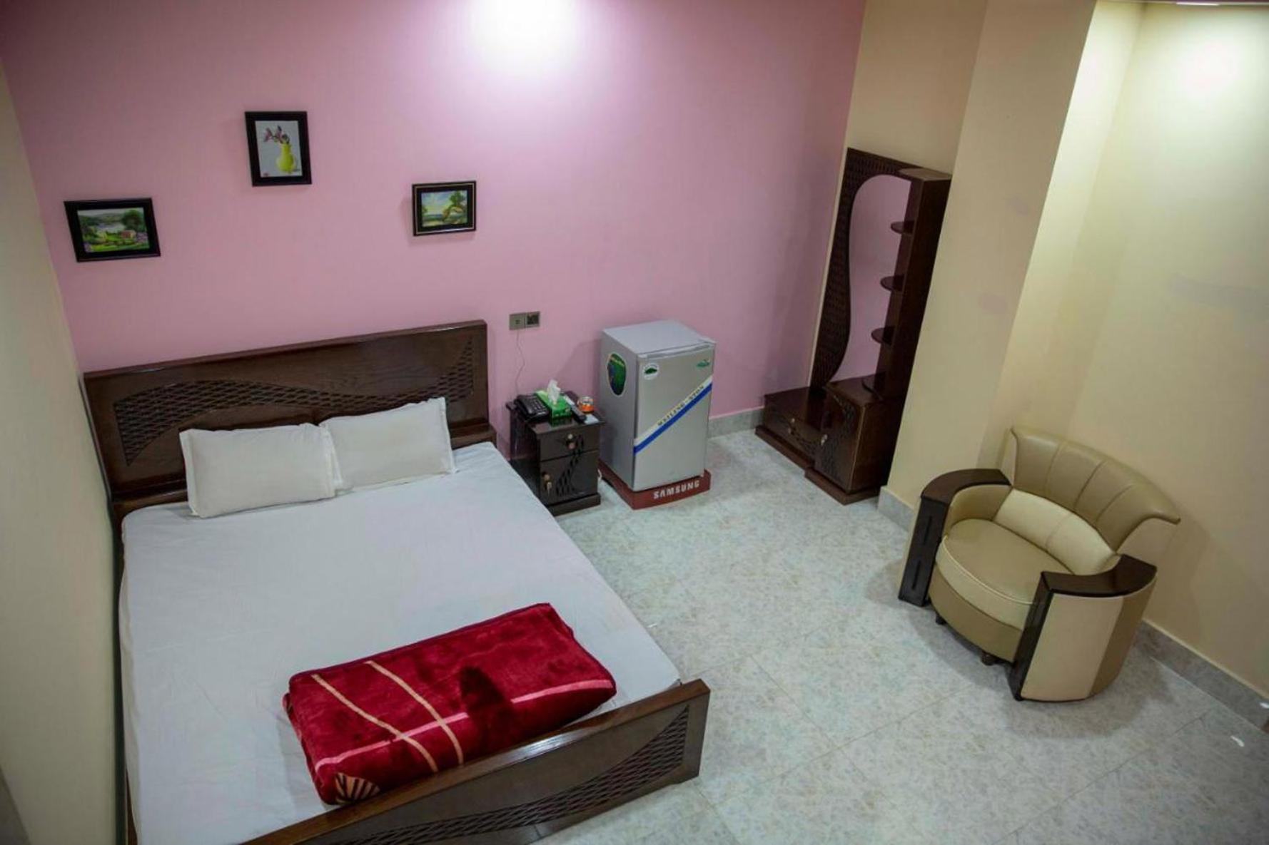 Deluxe King Room photo 2