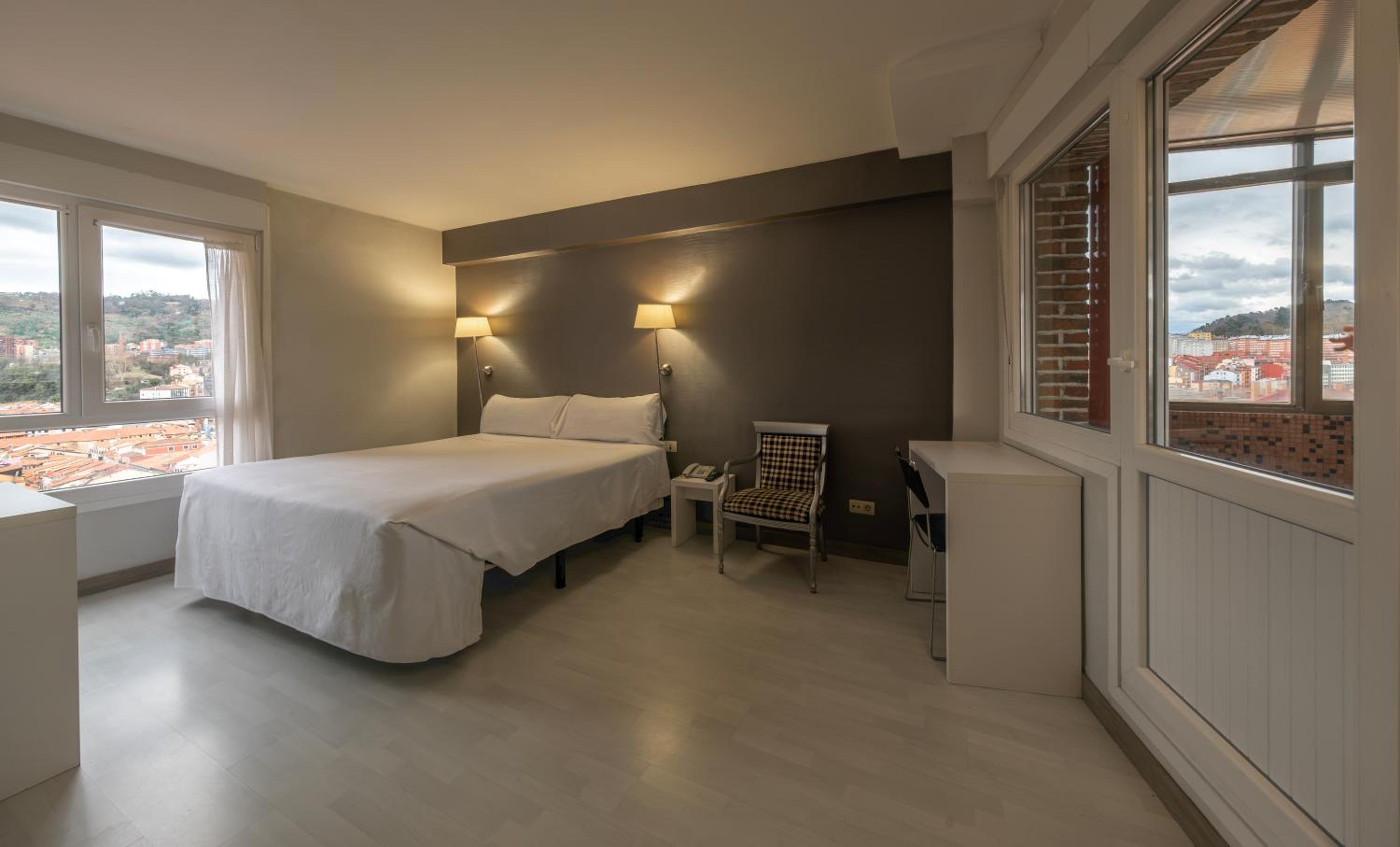 Double or Twin Room - Photo 11