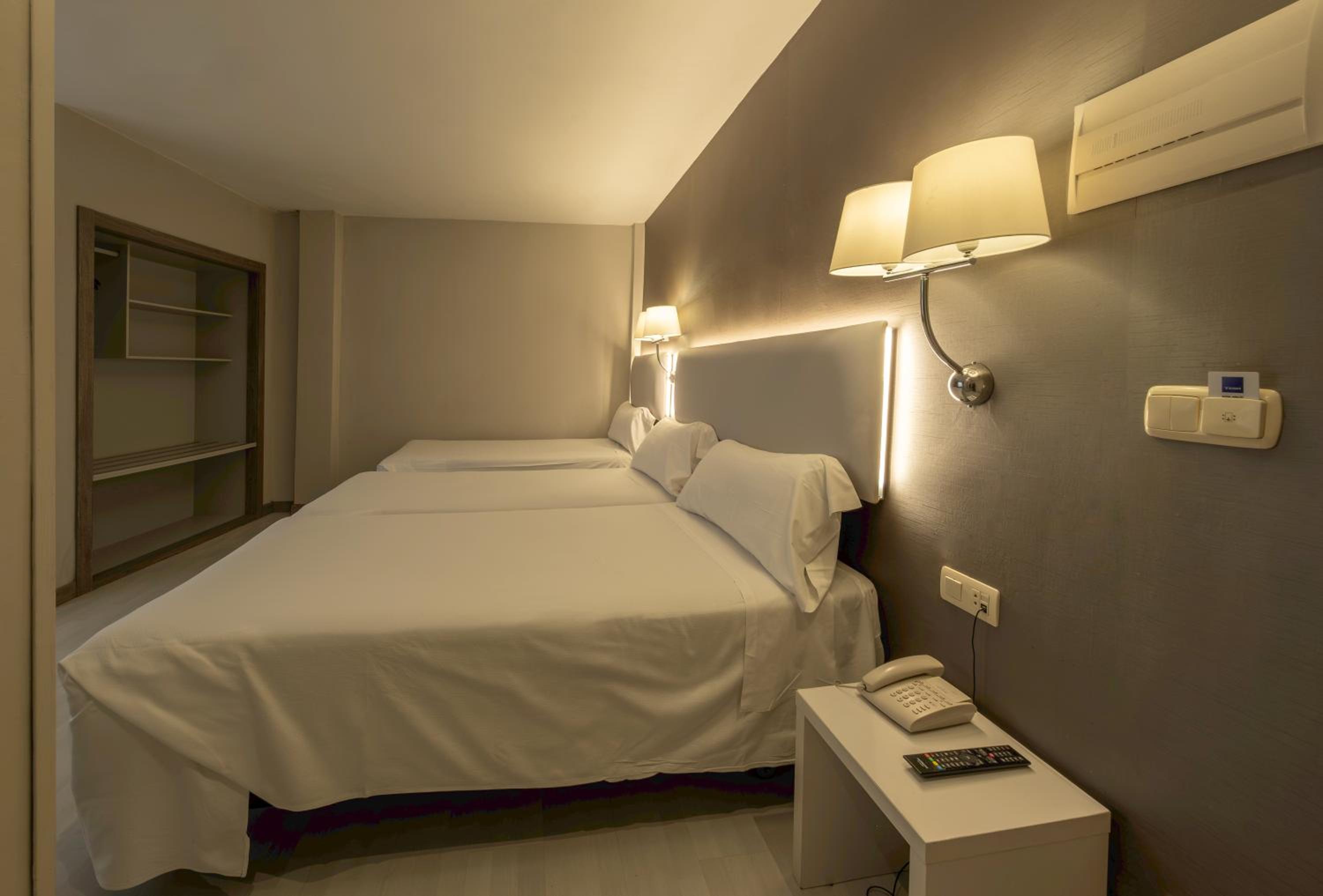 Triple Room - Photo 1