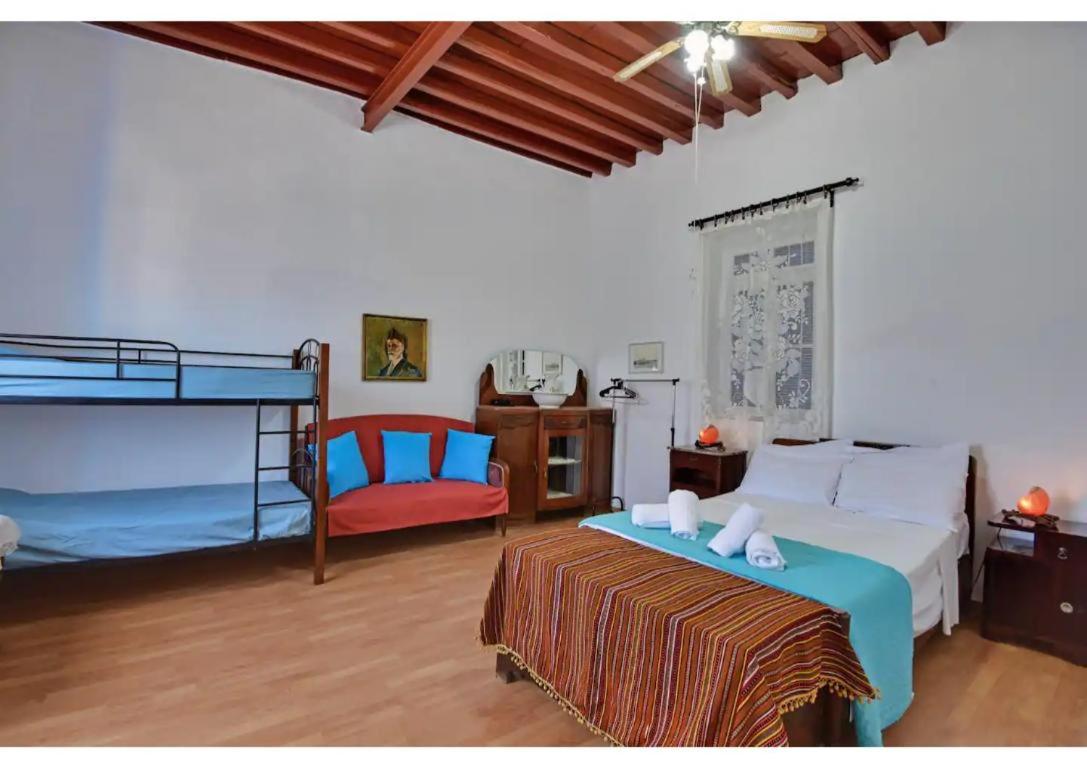 Superior One-Bedroom Apartment