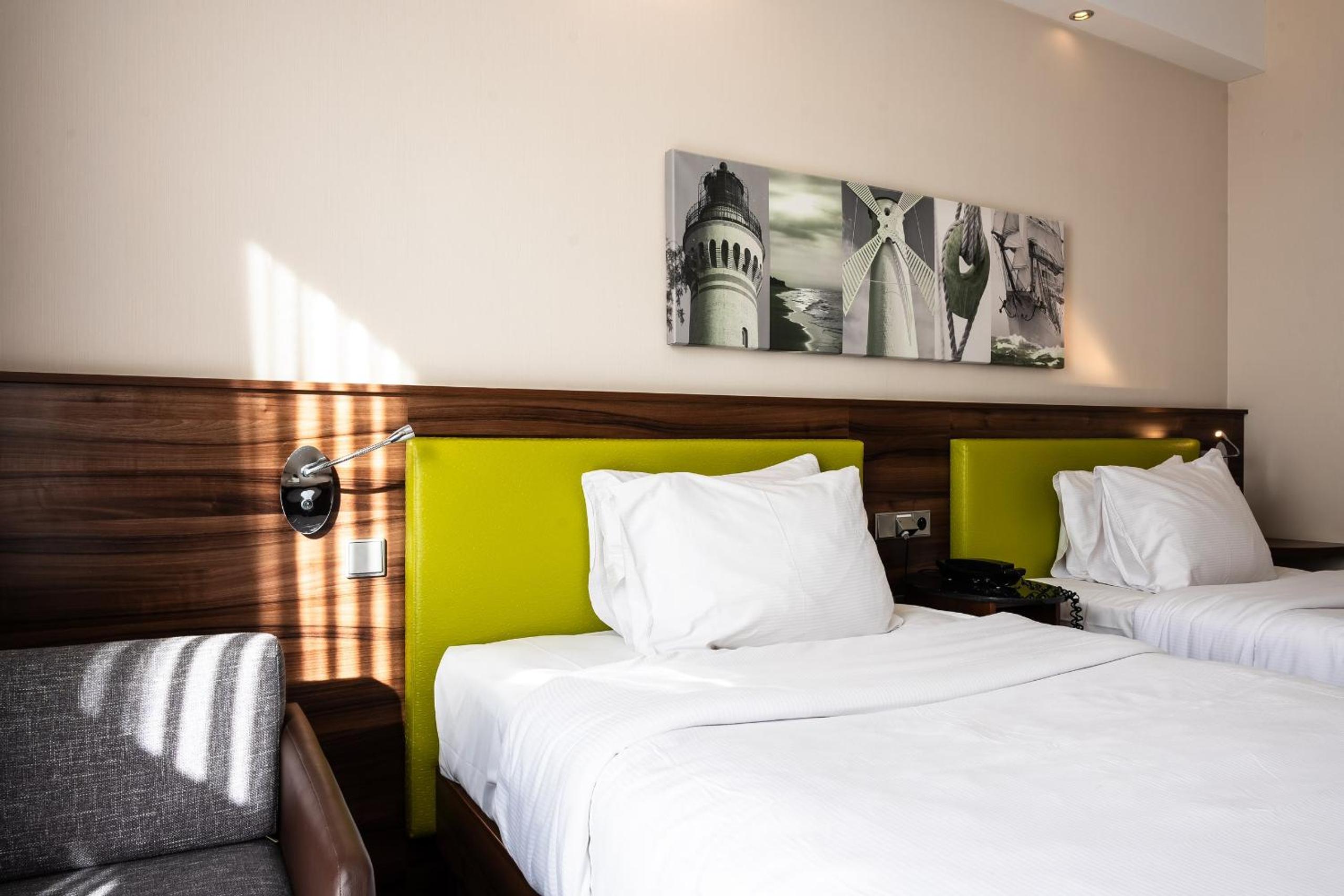 Twin Room - Photo 3