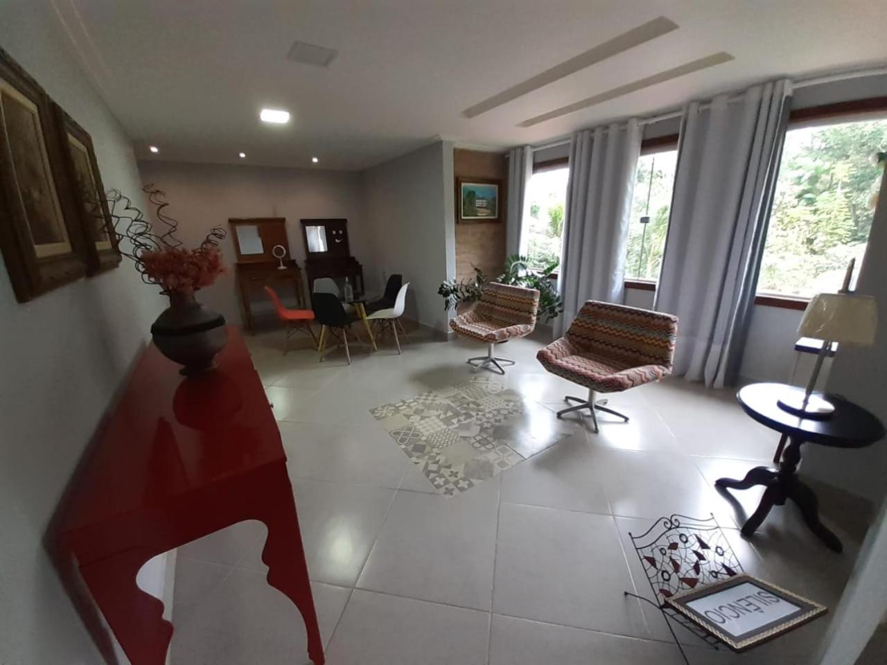 Standard Family Room photo 3