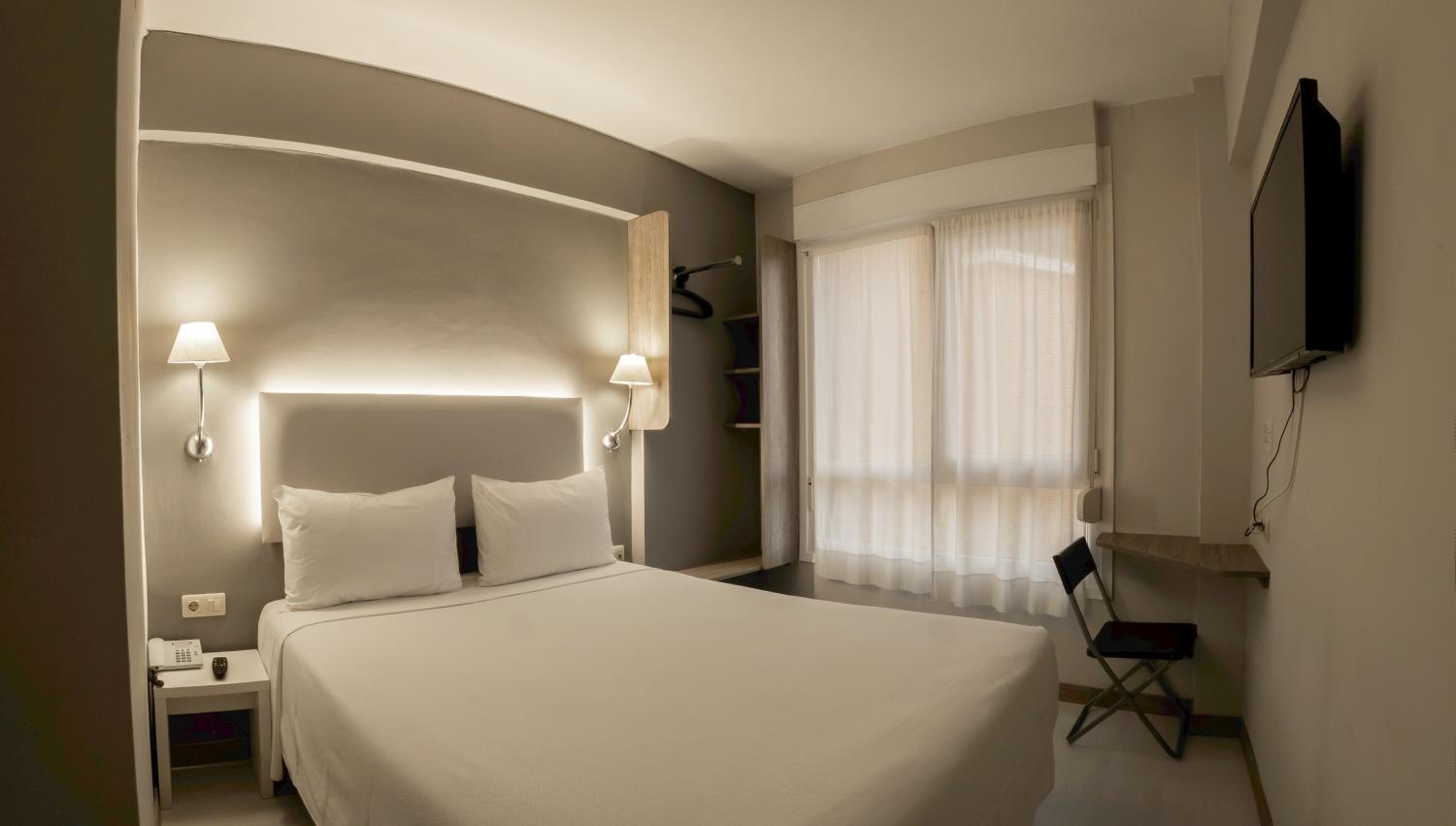Double or Twin Room - Photo 1