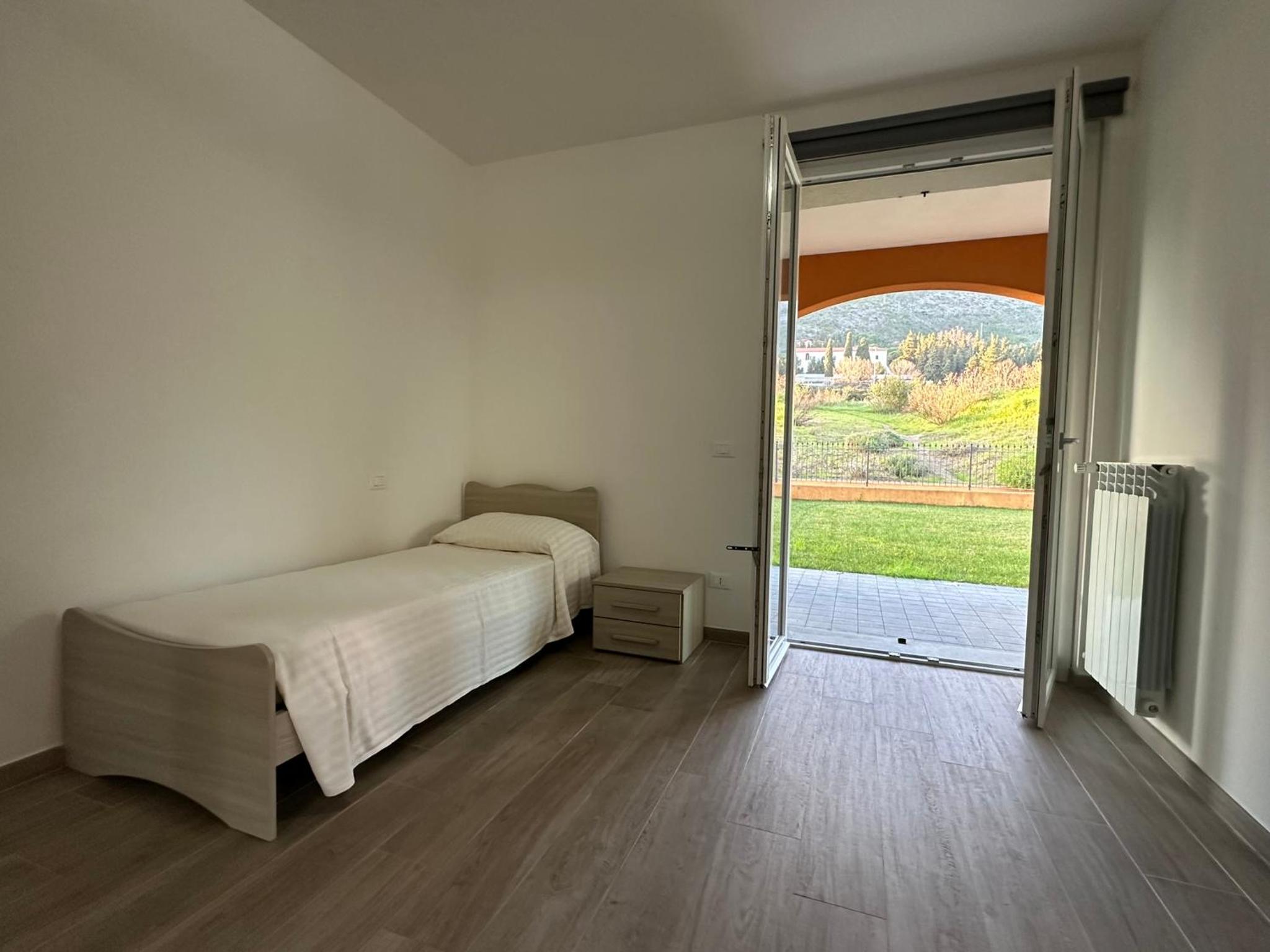 Deluxe Three-Bedroom Apartment with Garden View photo 1