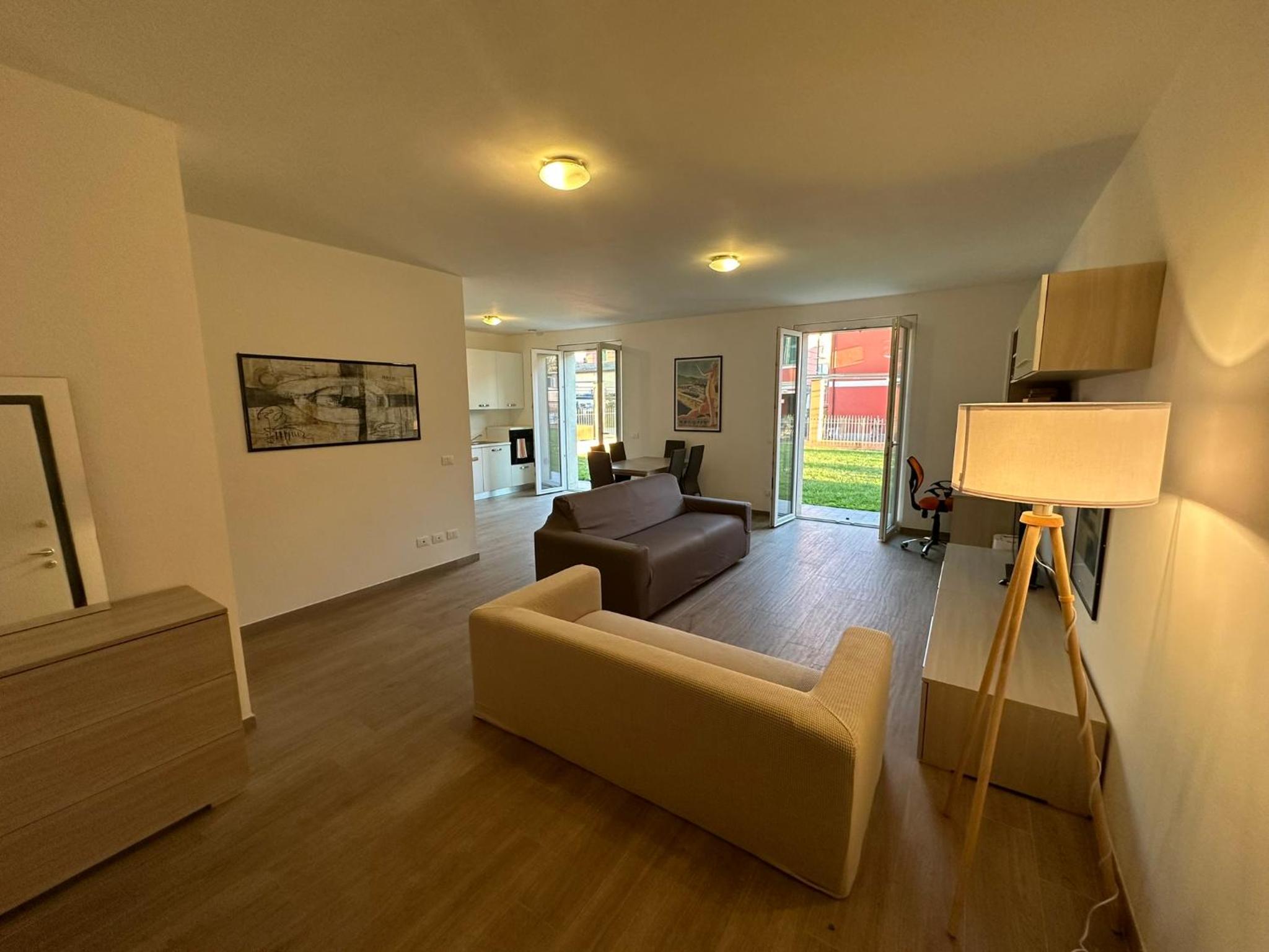 Deluxe Three-Bedroom Apartment with Garden View photo 3