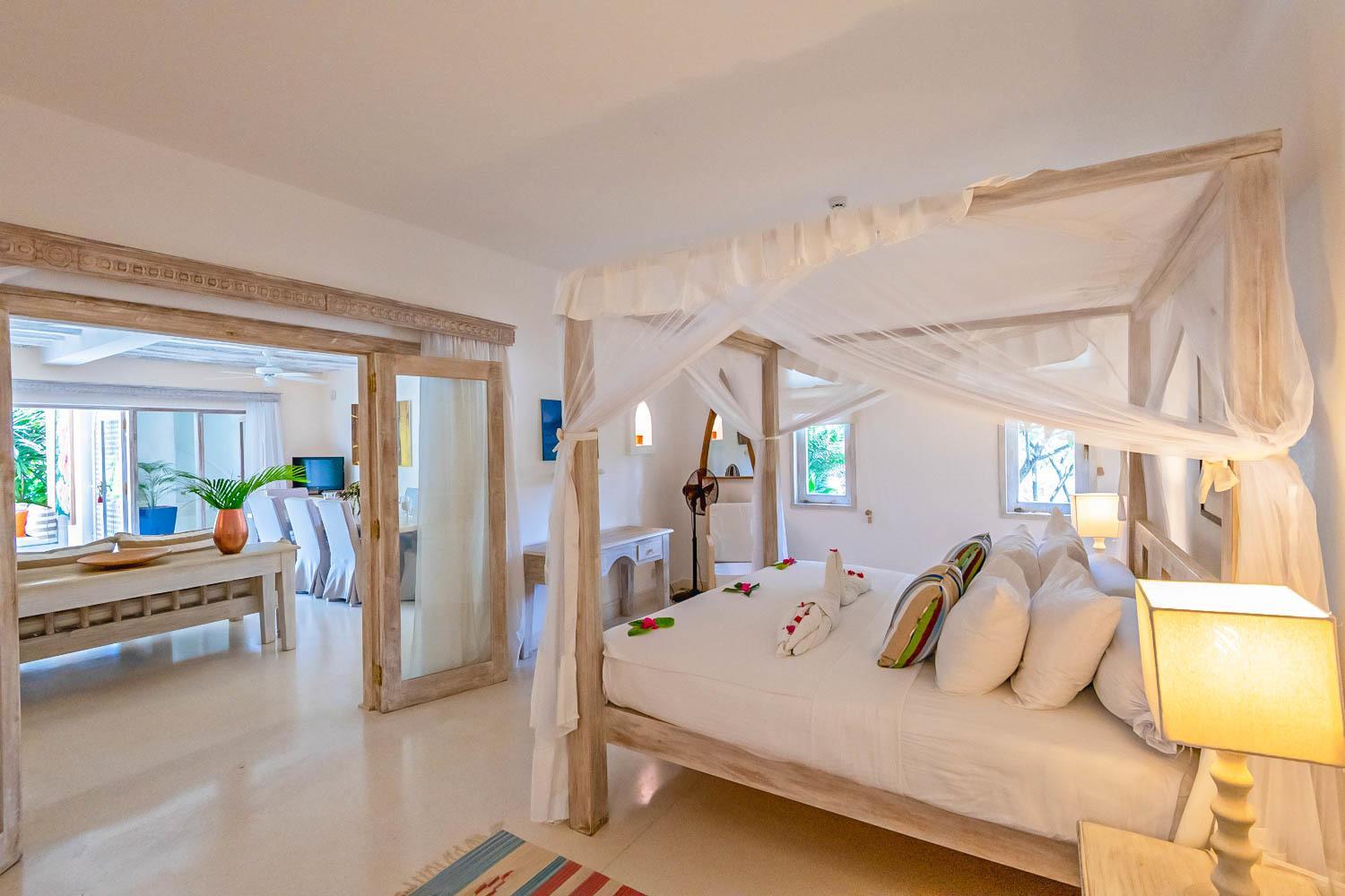 Villa - Photo 2