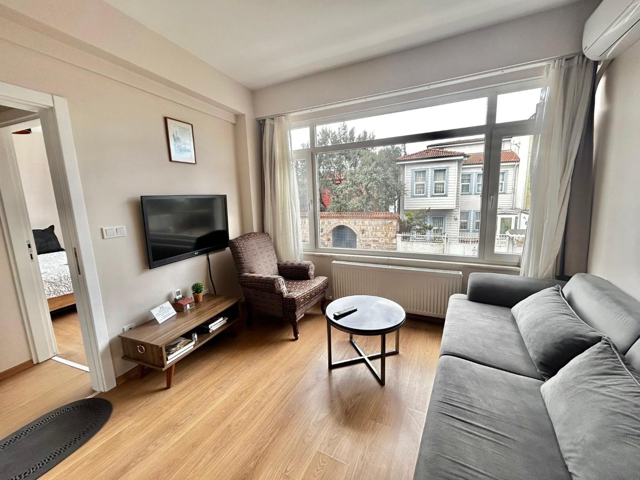 Standard Family Room photo 2