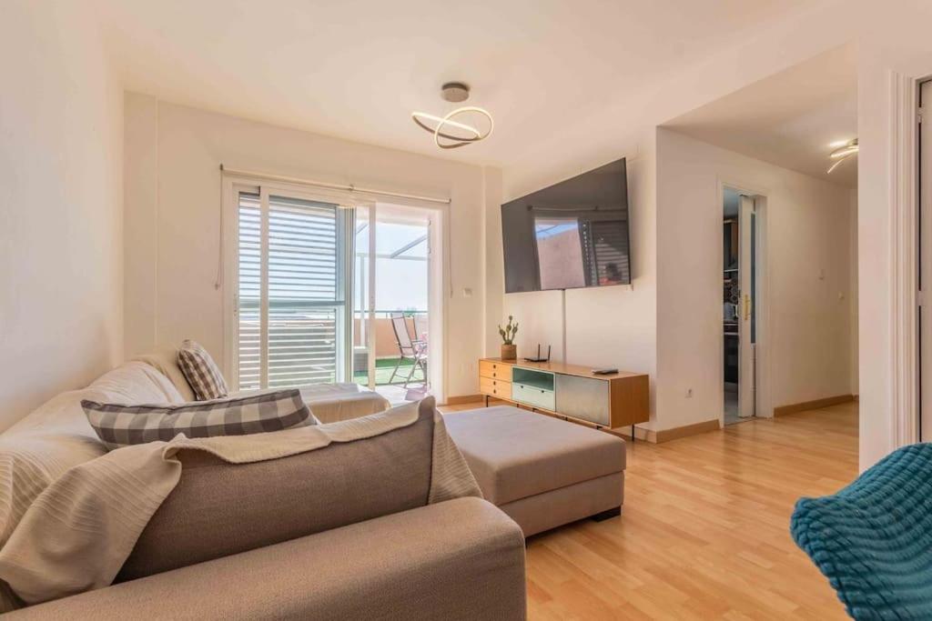 Three-Bedroom Apartment photo 2