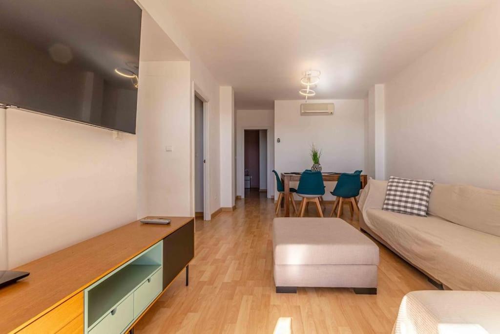 Three-Bedroom Apartment photo 3