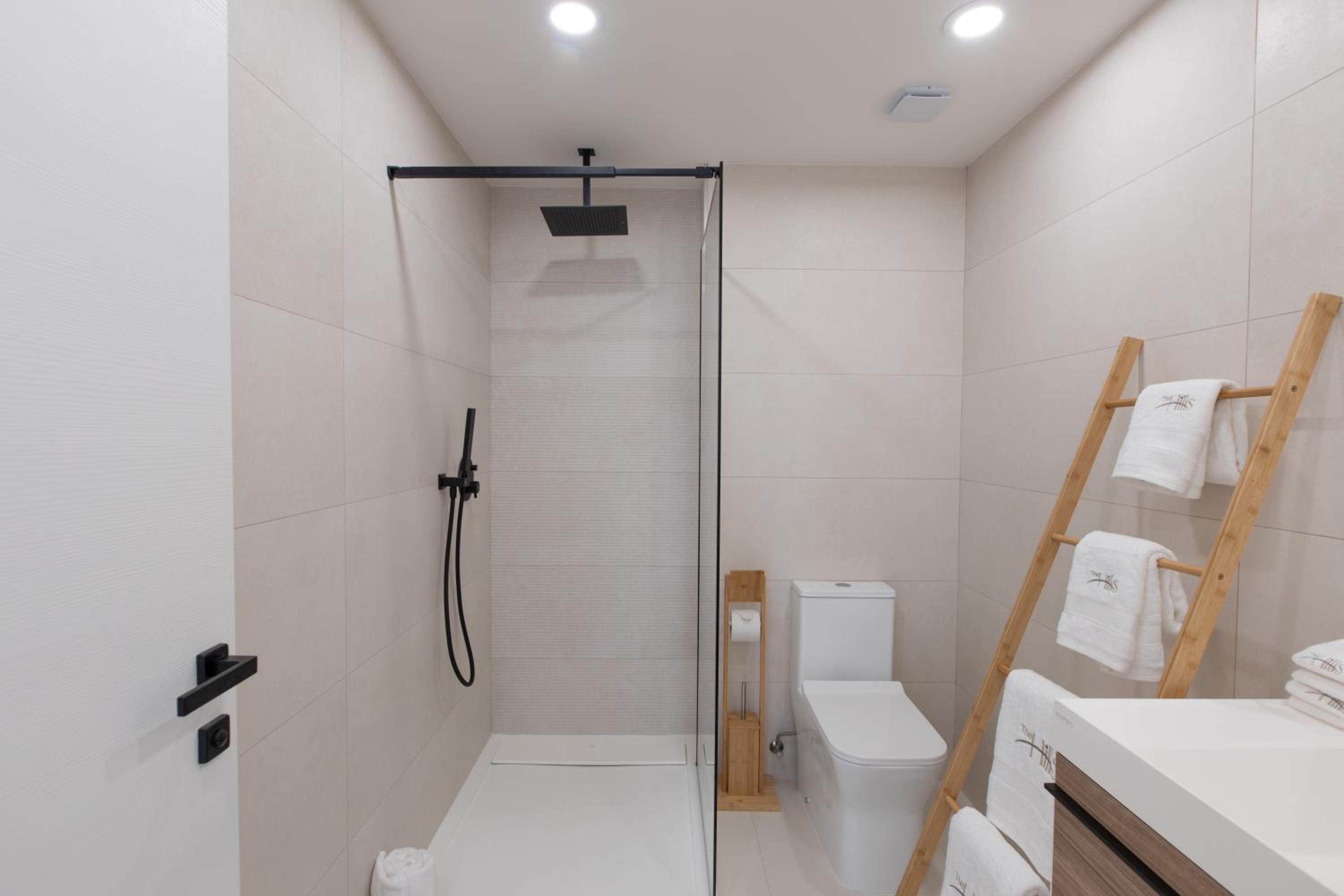 One-Bedroom Apartment with Balcony