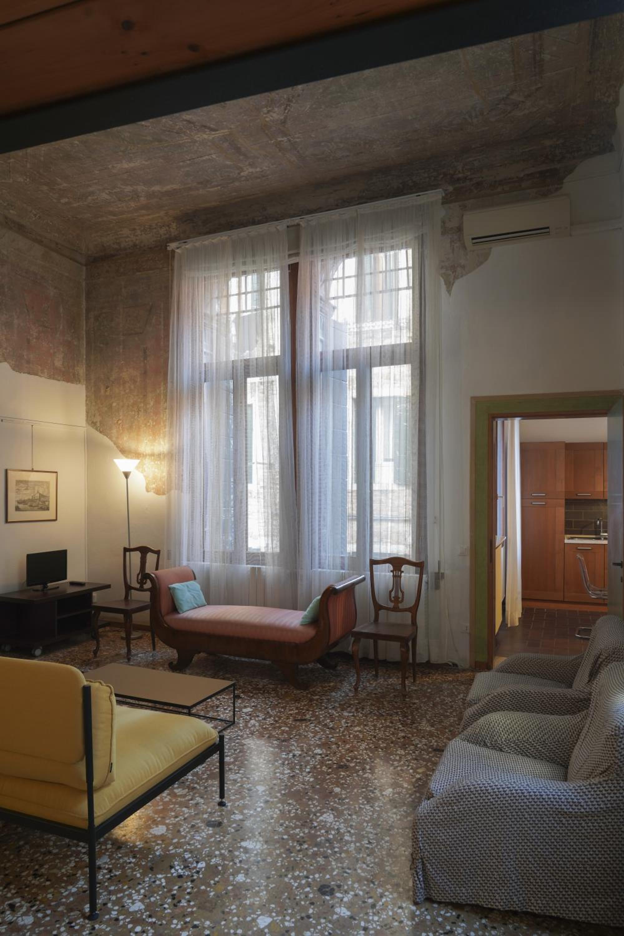 Apartment photo 3