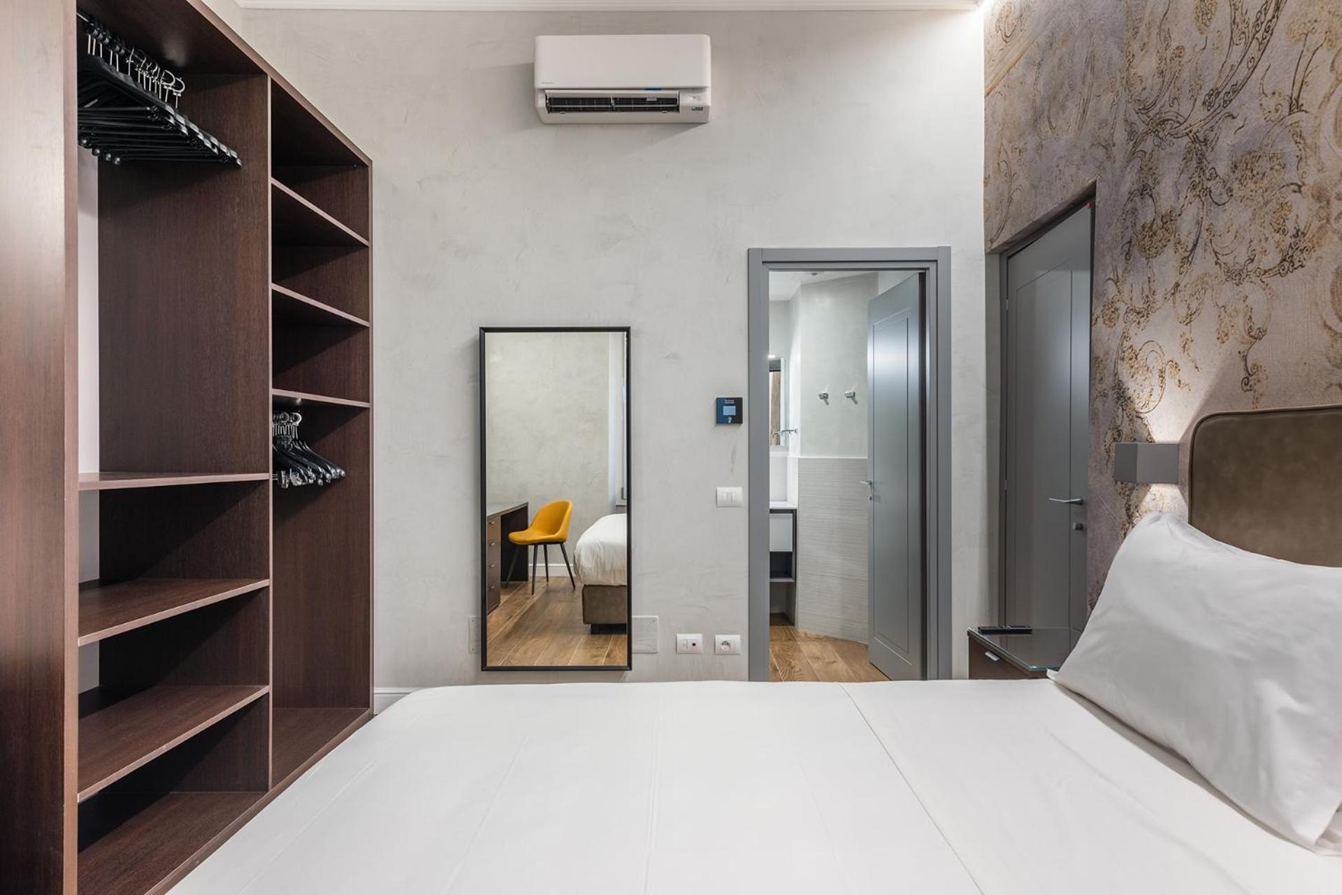 One-Bedroom Apartment photo 3