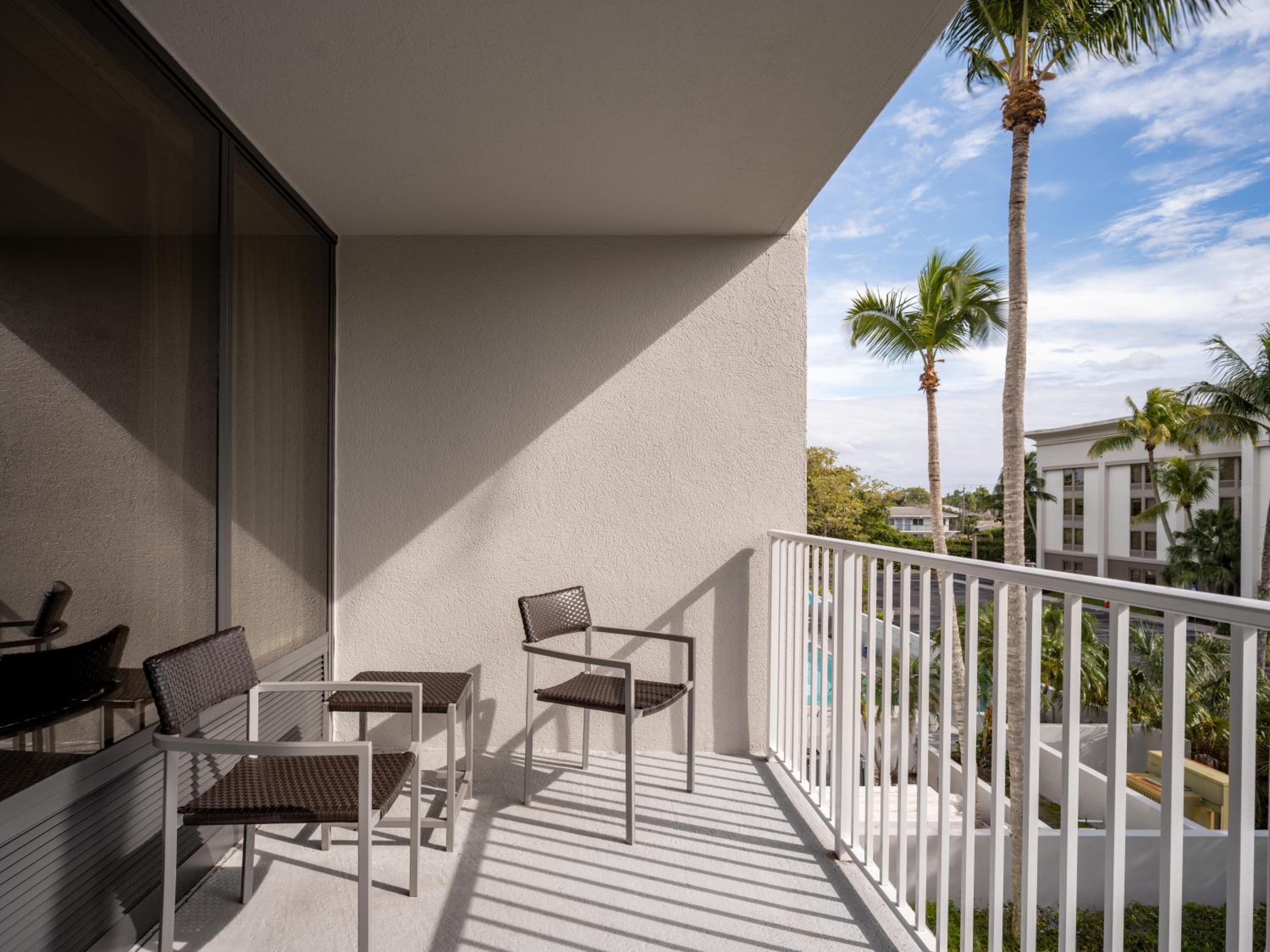 Guest room, 1 King, Balcony - Photo 2