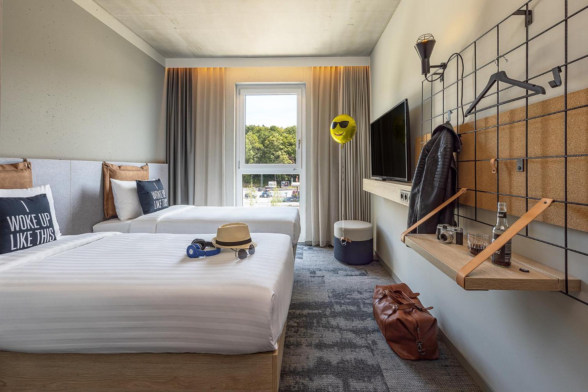 Moxy Twin Room with City View