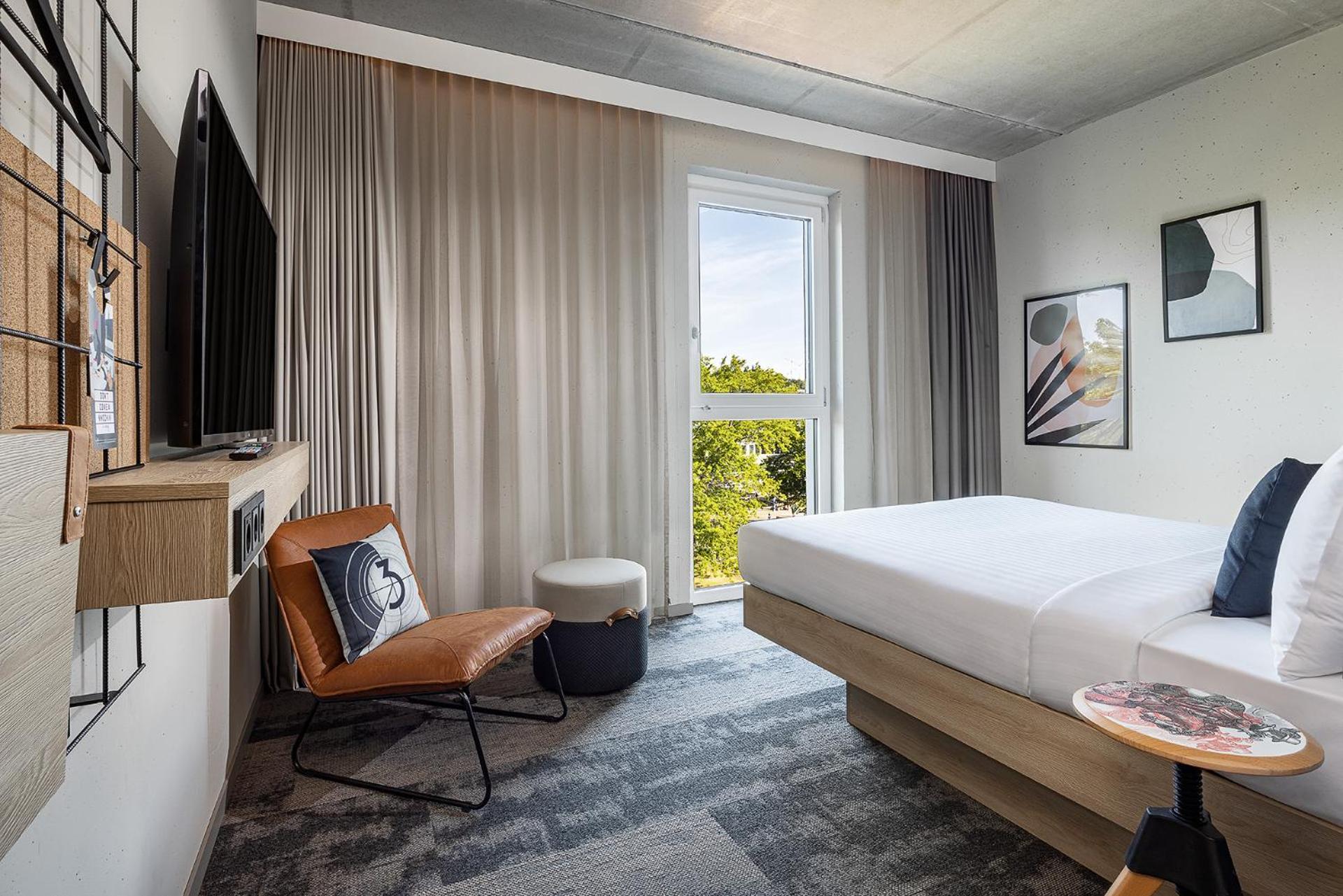Moxy Queen Room with City View