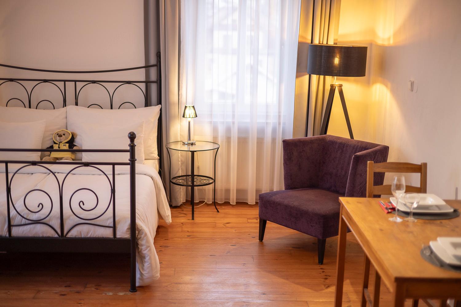Deluxe Studio with One Double Bed - Photo 3