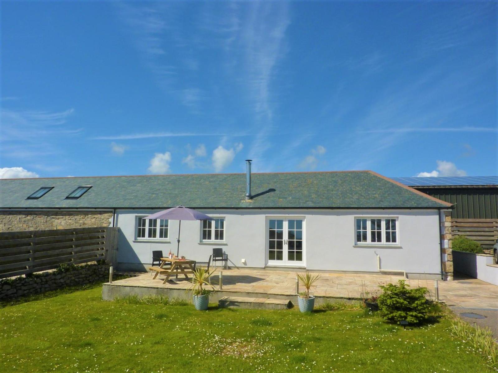 Three-Bedroom House photo 2