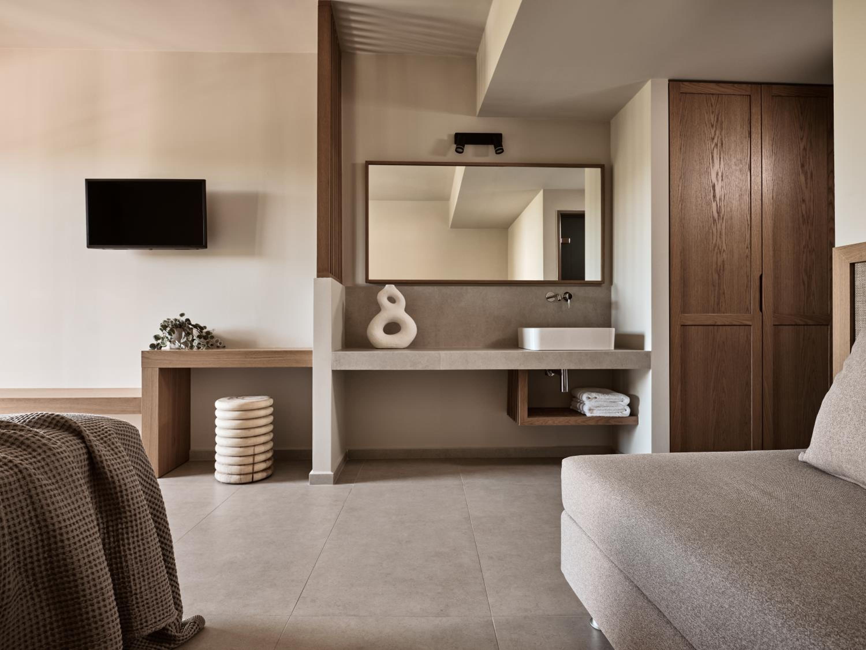 Superior Plus Room - Photo 5