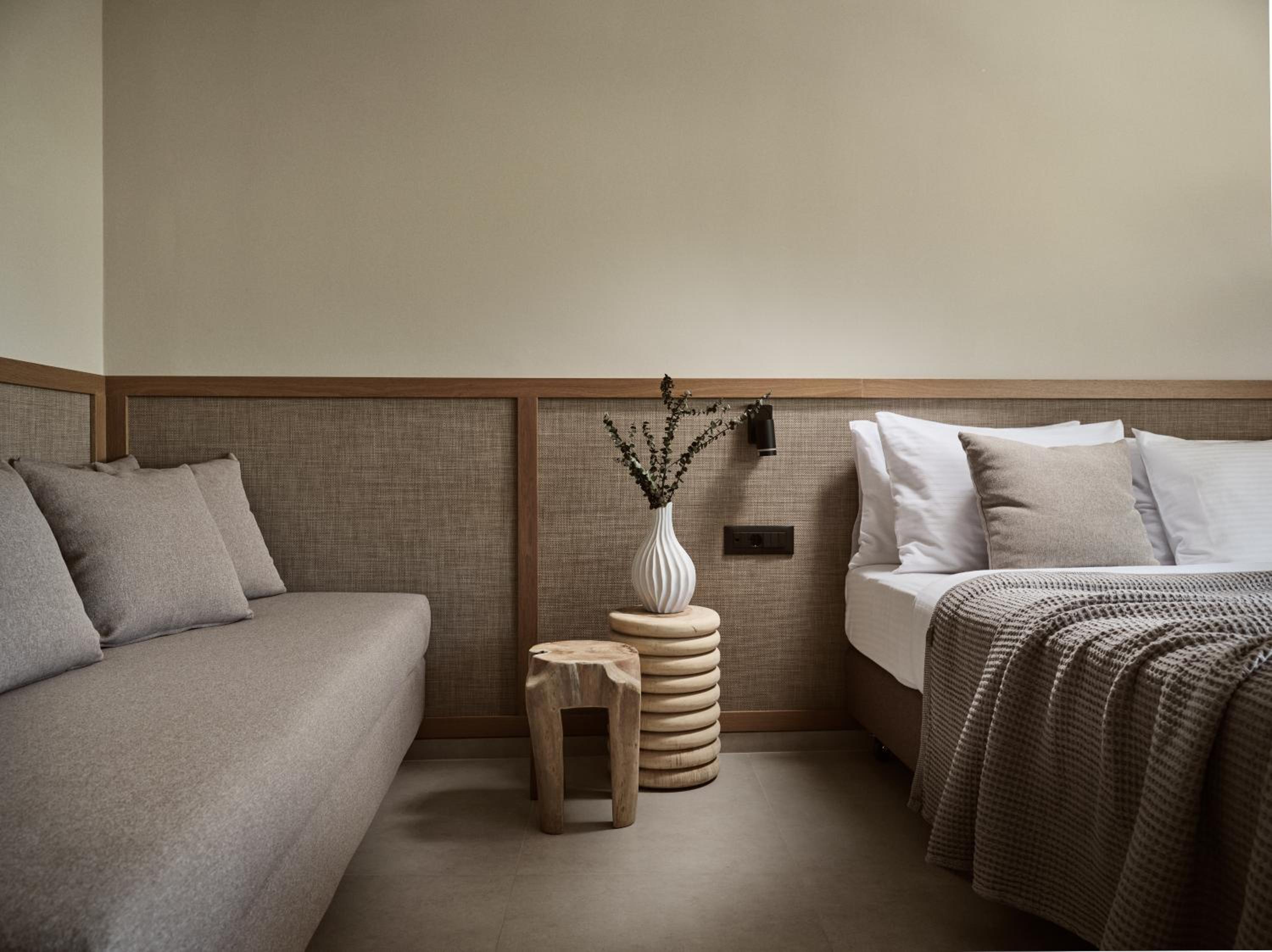 Superior Plus Room - Photo 6