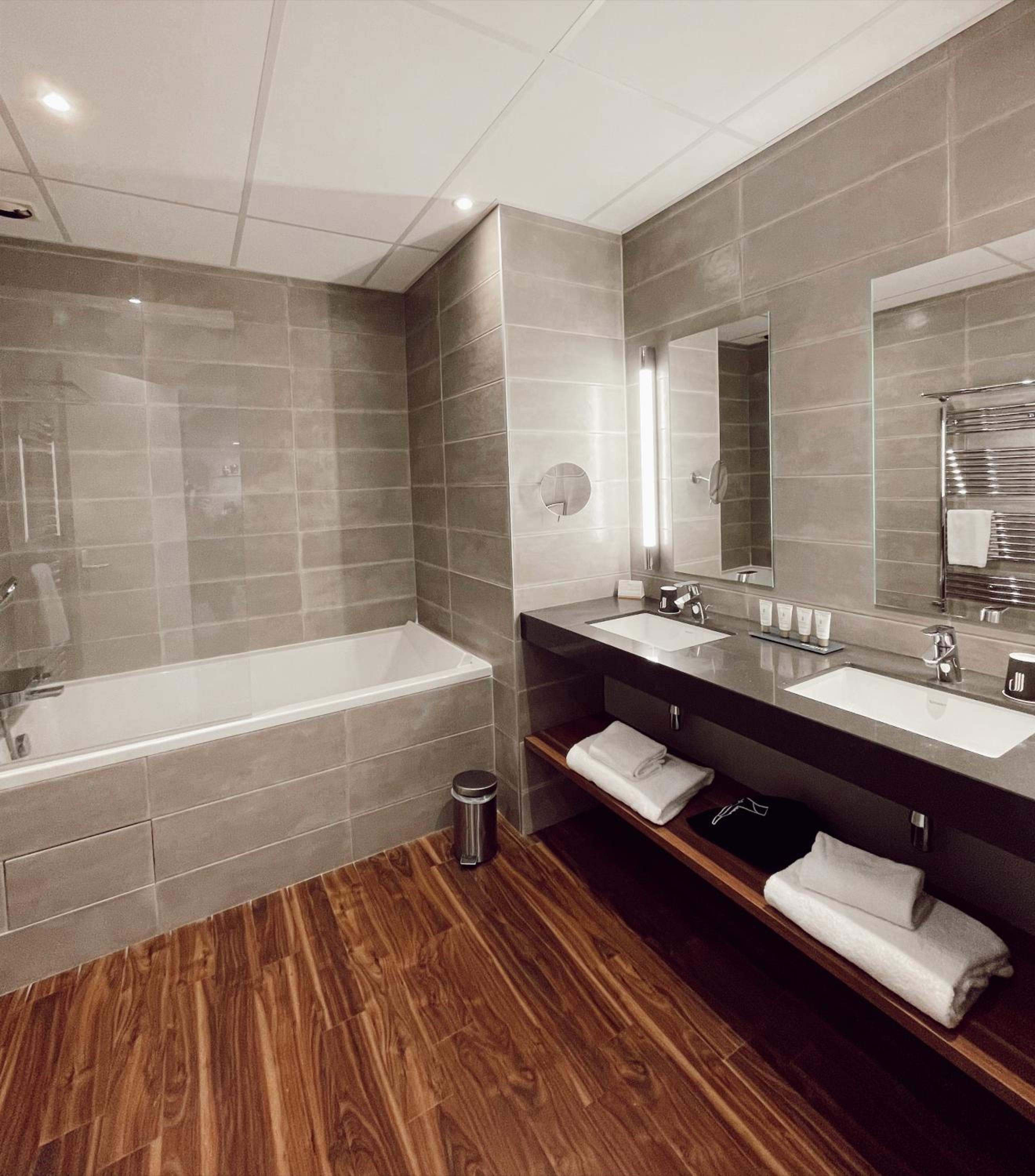 Junior Suite with Casino view photo 2