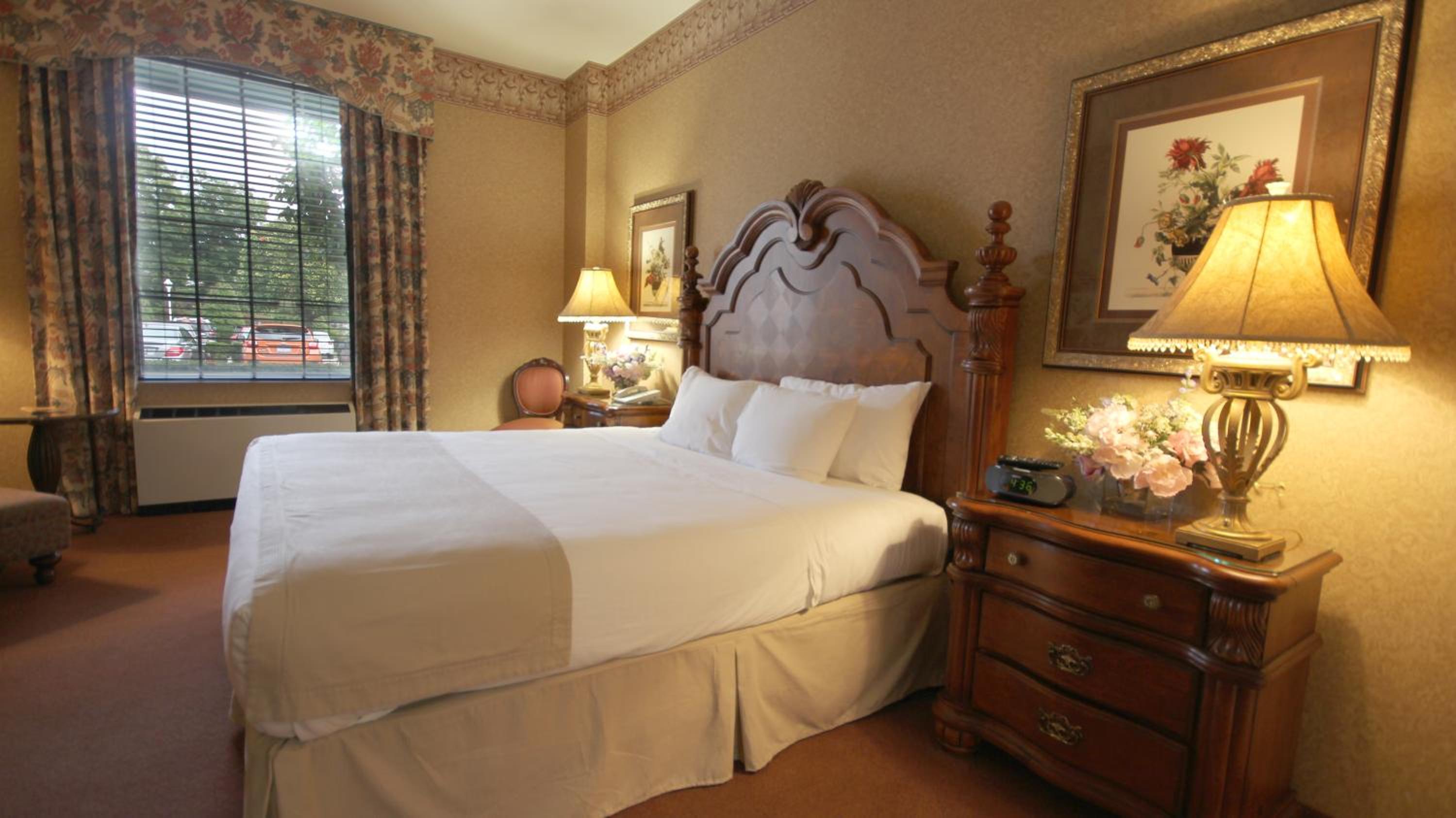 Queen Room photo 1