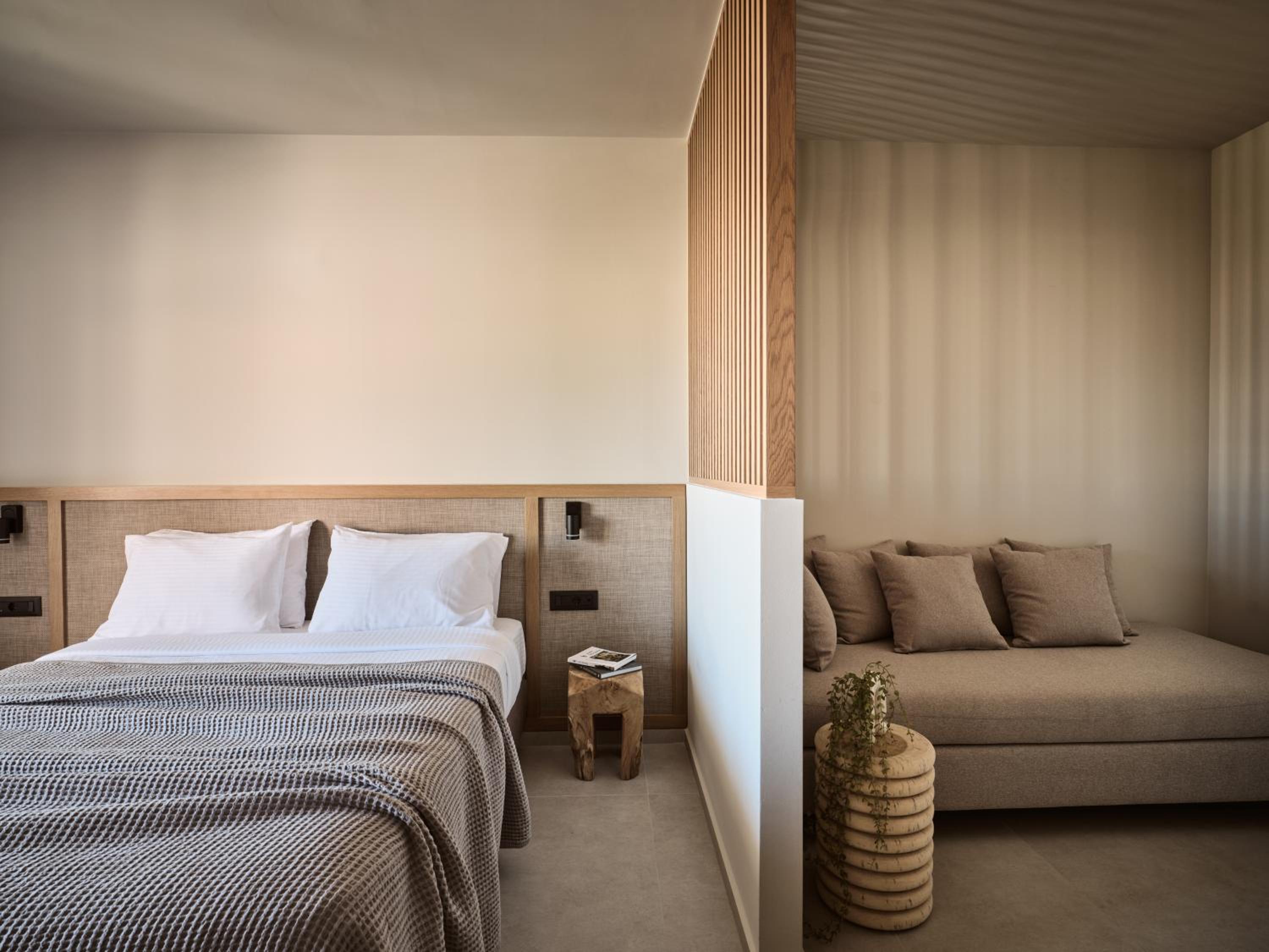 Deluxe Suite - Photo 2