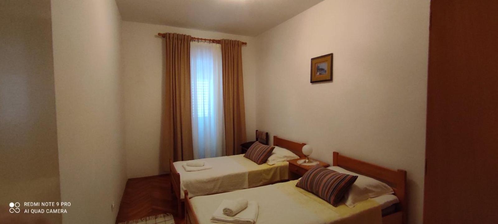 Apartment - Split Level photo 3