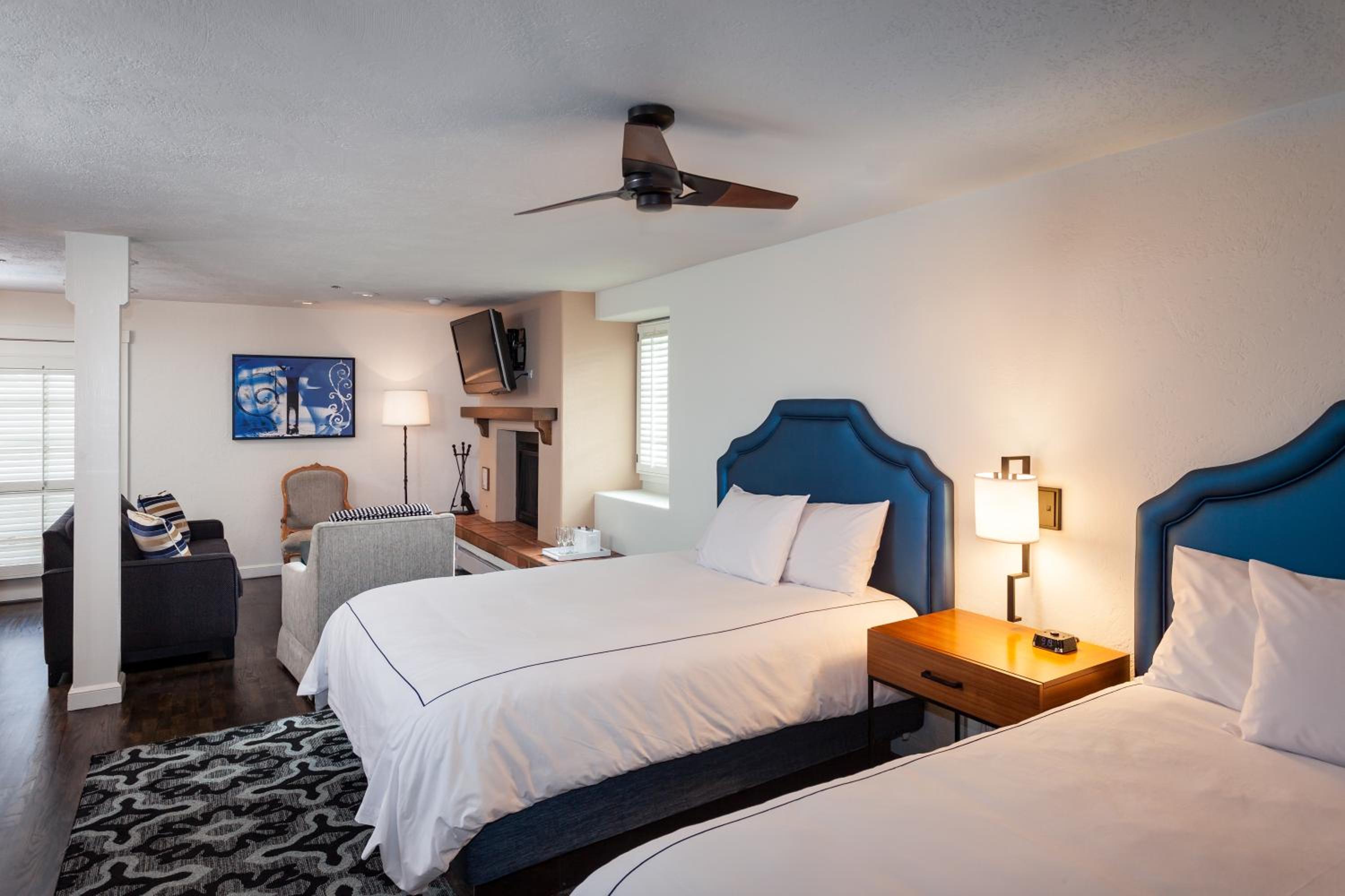 Junior Suite with Two Double Beds - Photo 2