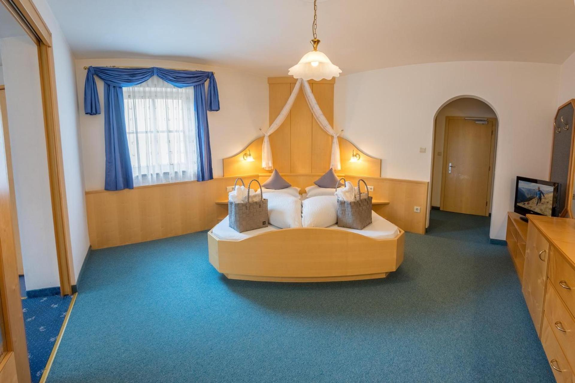 Suite - Photo 2