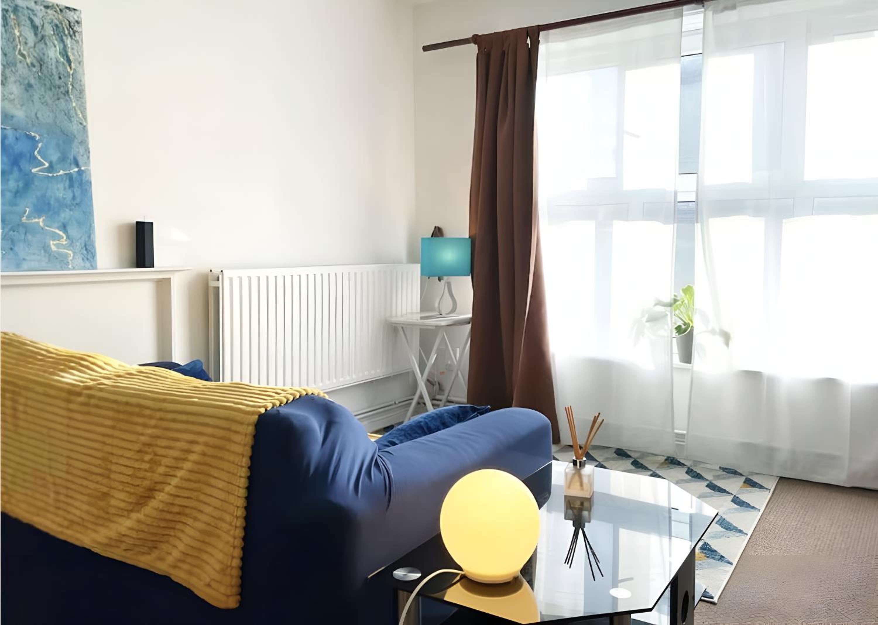 One-Bedroom Apartment photo 1