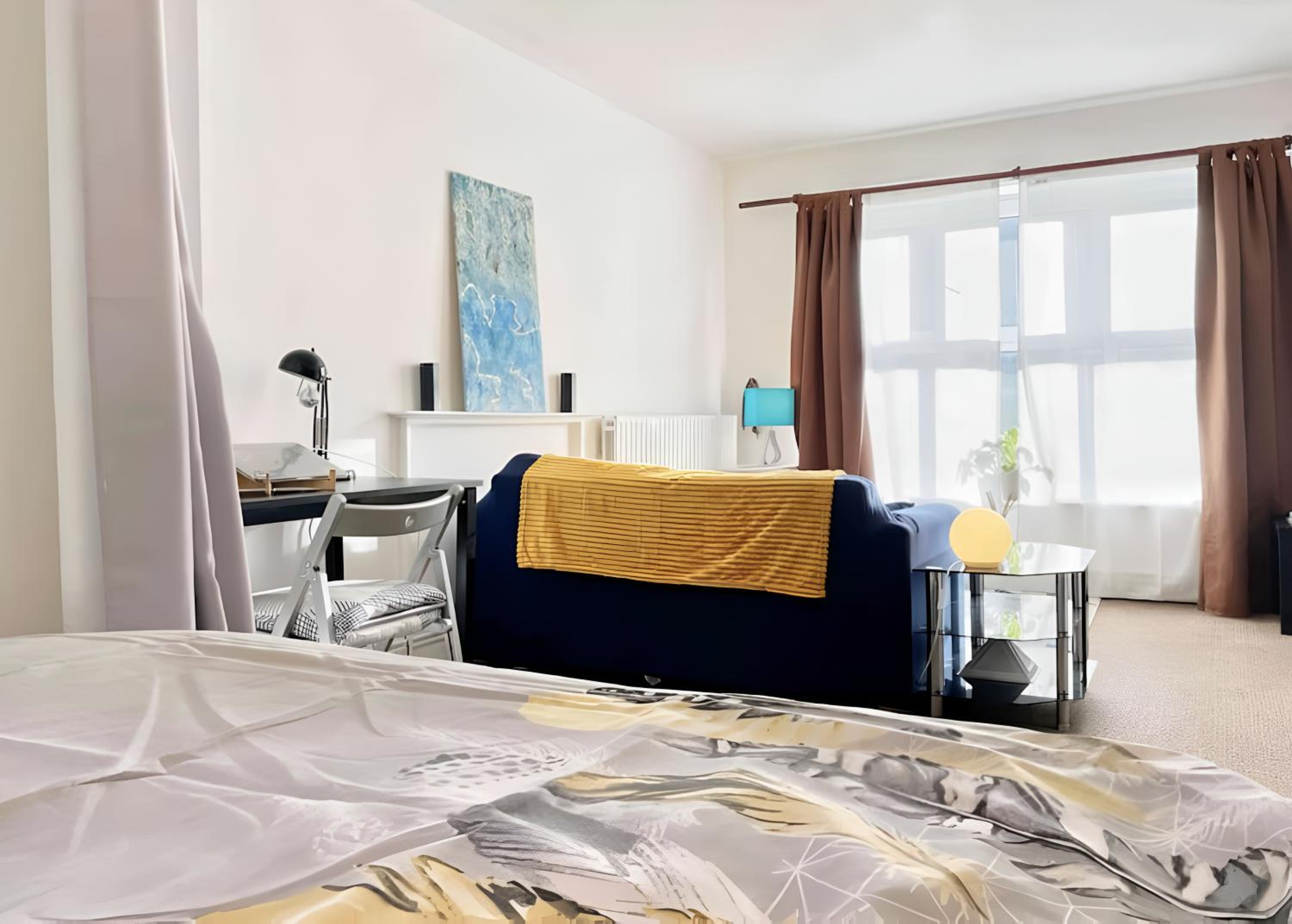 One-Bedroom Apartment photo 2