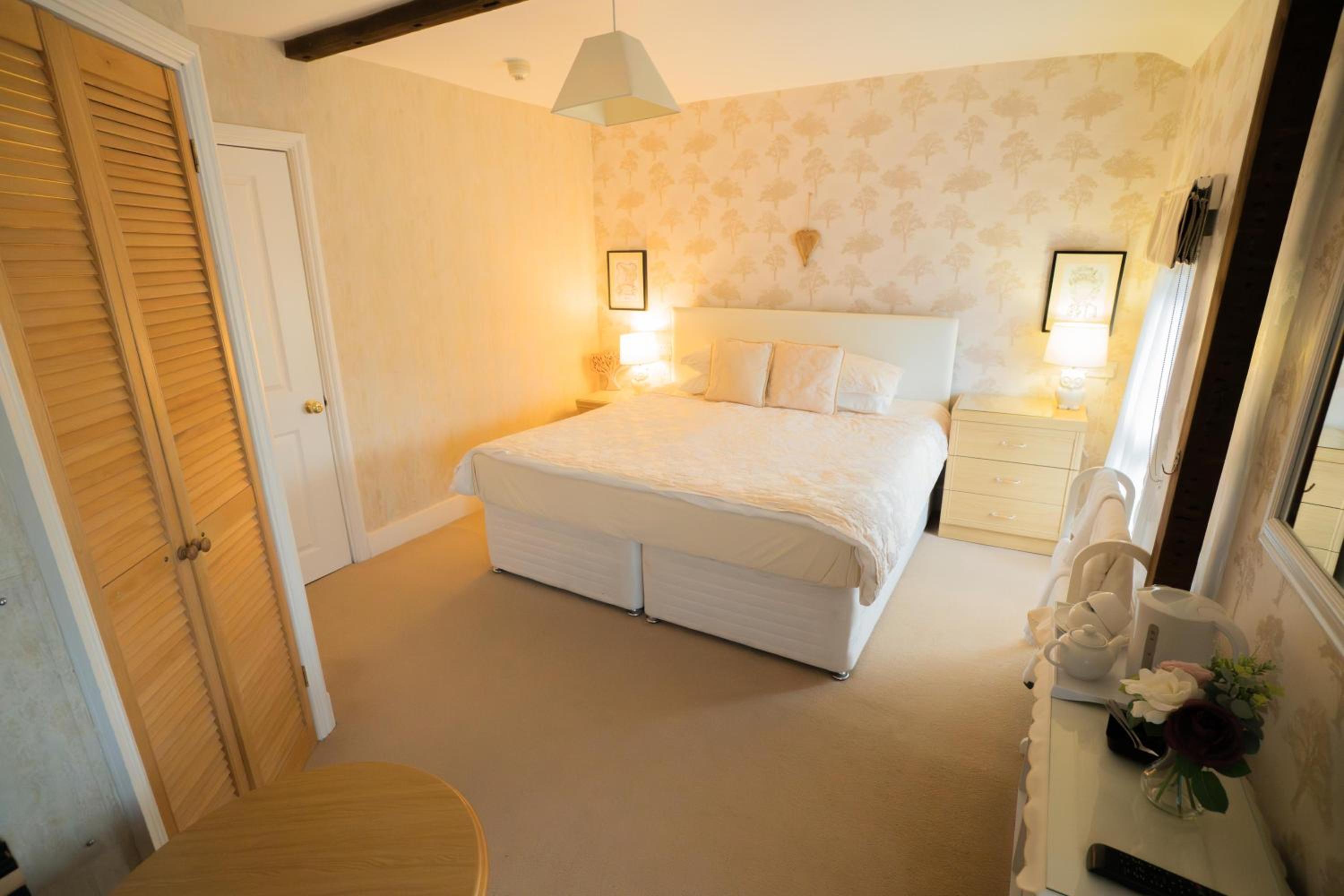 King Room with En-Suite photo 1