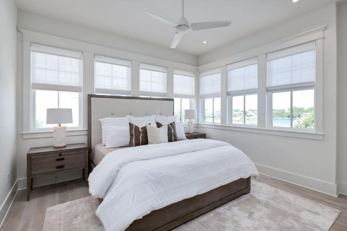Four-Bedroom House photo 2