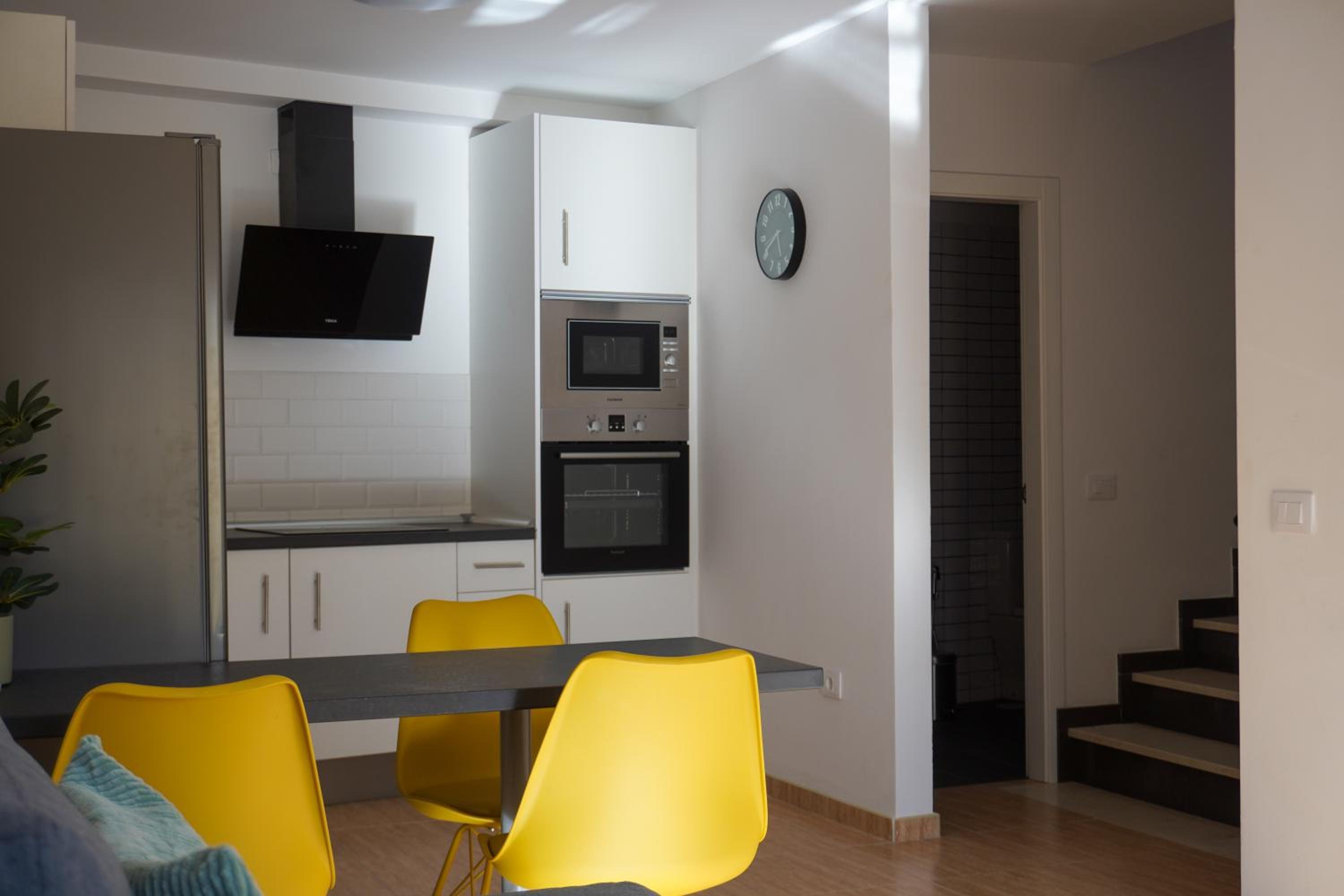 Three-Bedroom House photo 3