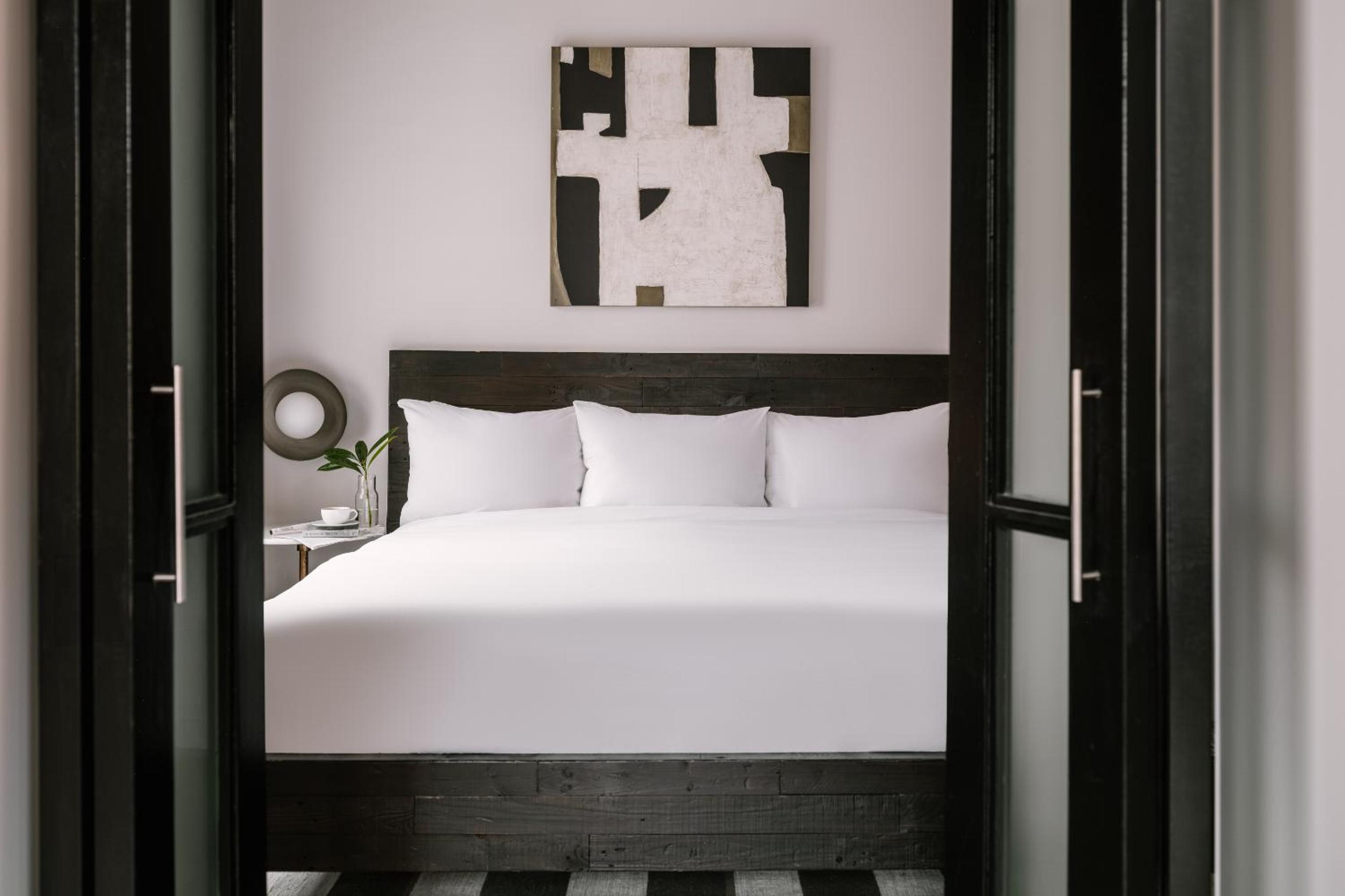 Guest Room, 1 Queen Bed, Non-Smoking