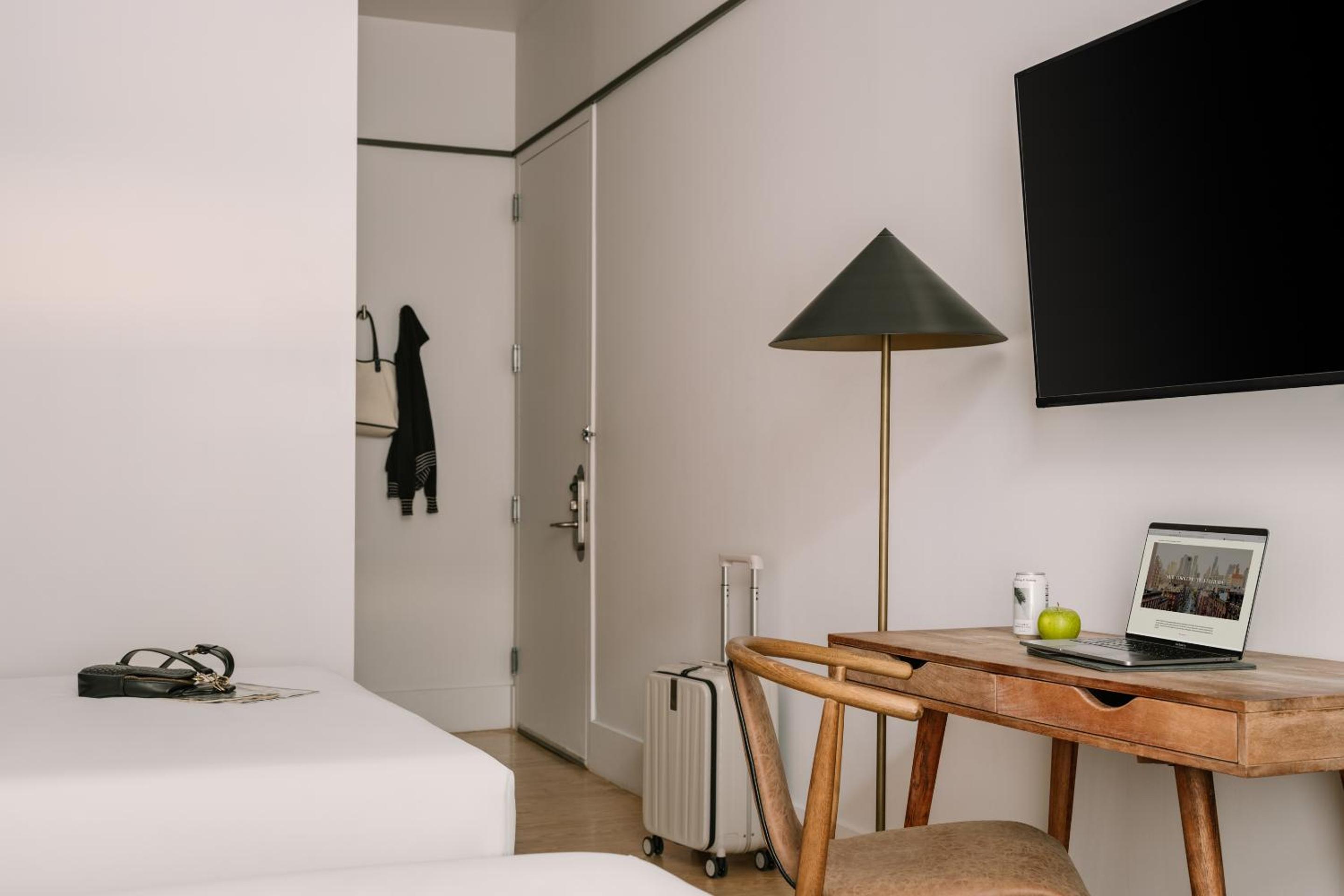 Guest Room, 2 Queen Bed, Non-Smoking