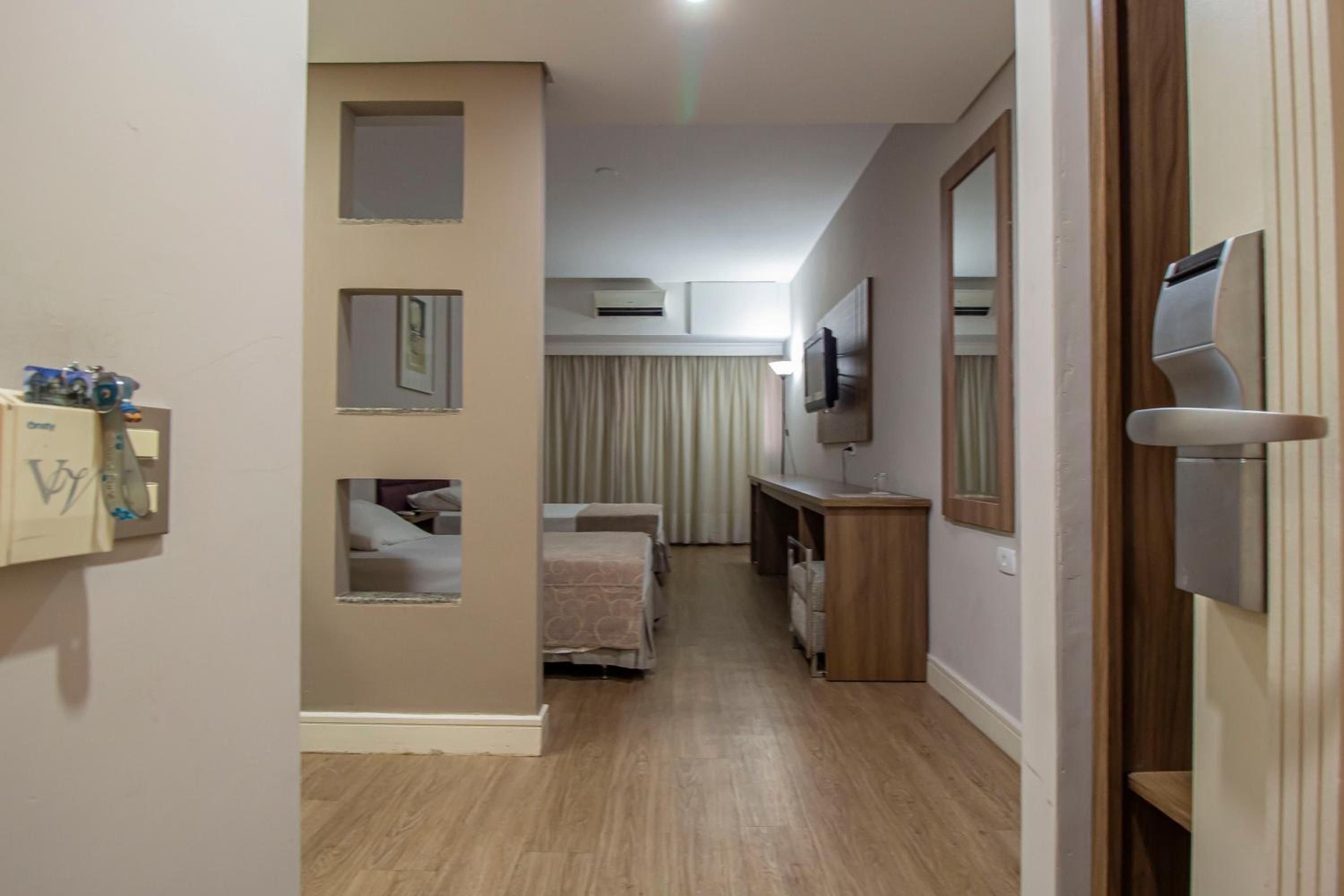 Deluxe Family Room - Photo 3