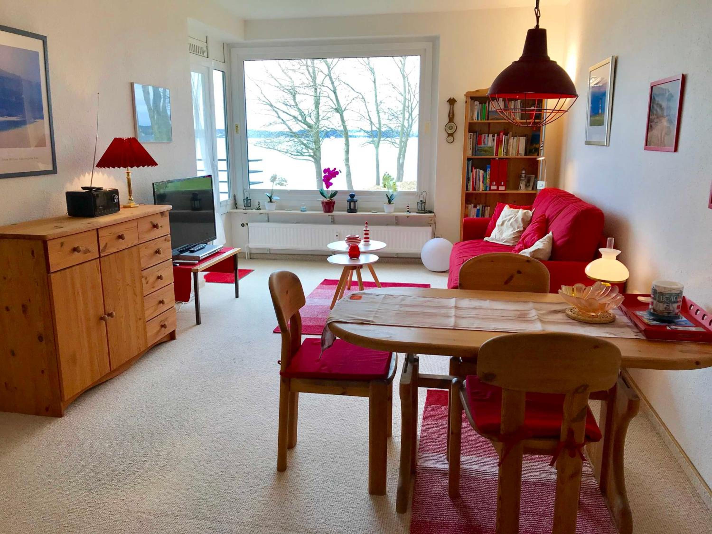 One-Bedroom Apartment with Balcony photo 1