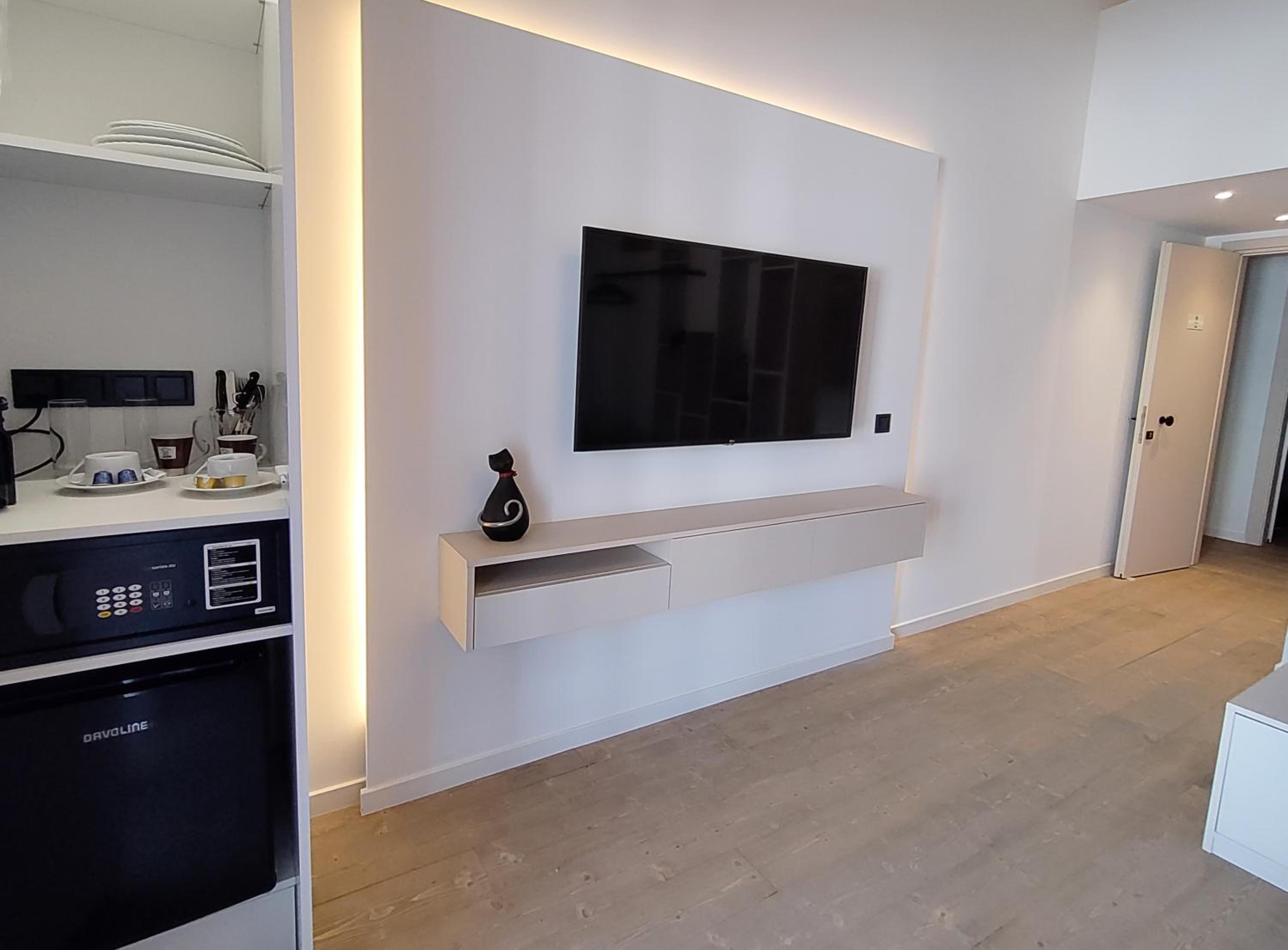 Family Room with Side Sea View
