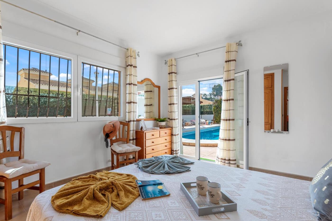 Villa photo 2